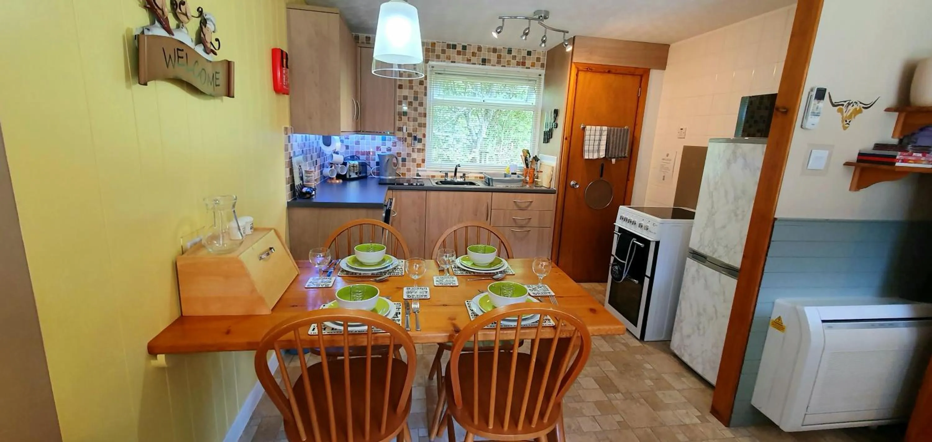 Dining area in Torcroft Lodges