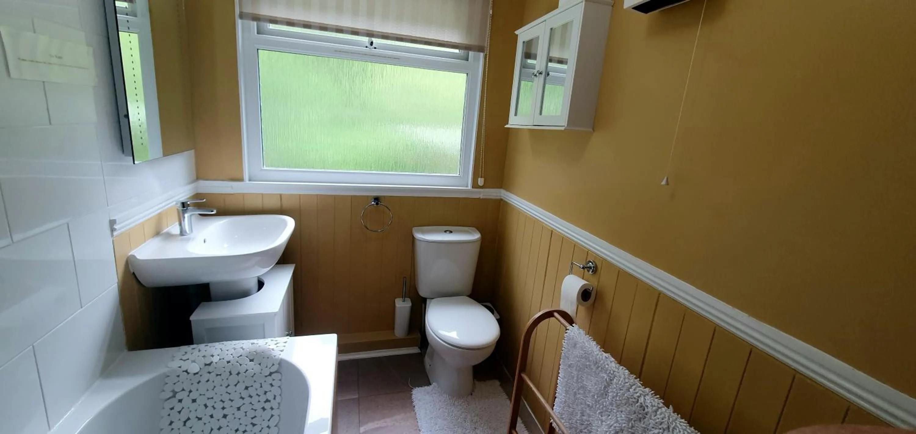 Toilet in Torcroft Lodges