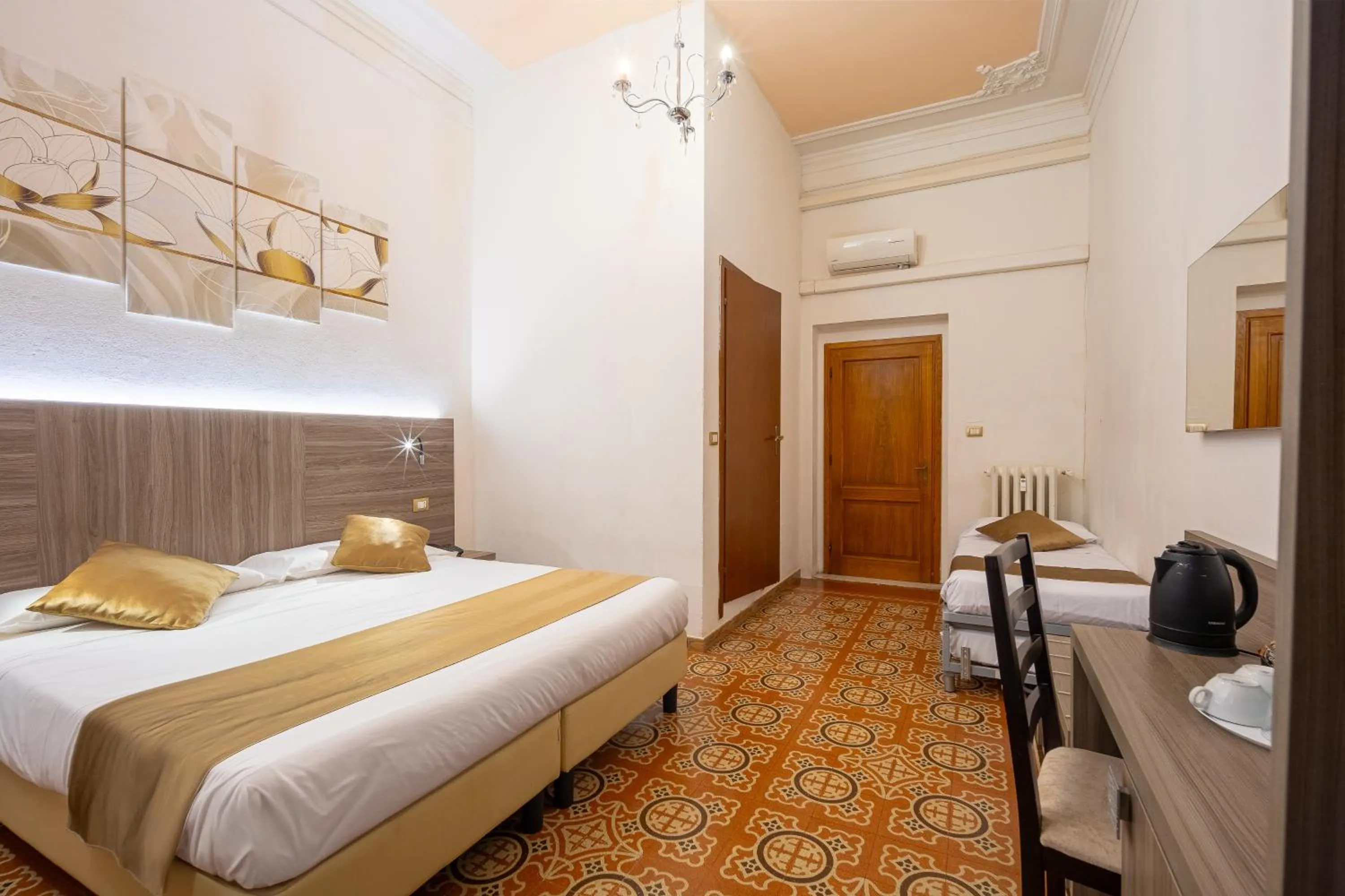 Bedroom, Bed in Astrid Hotel