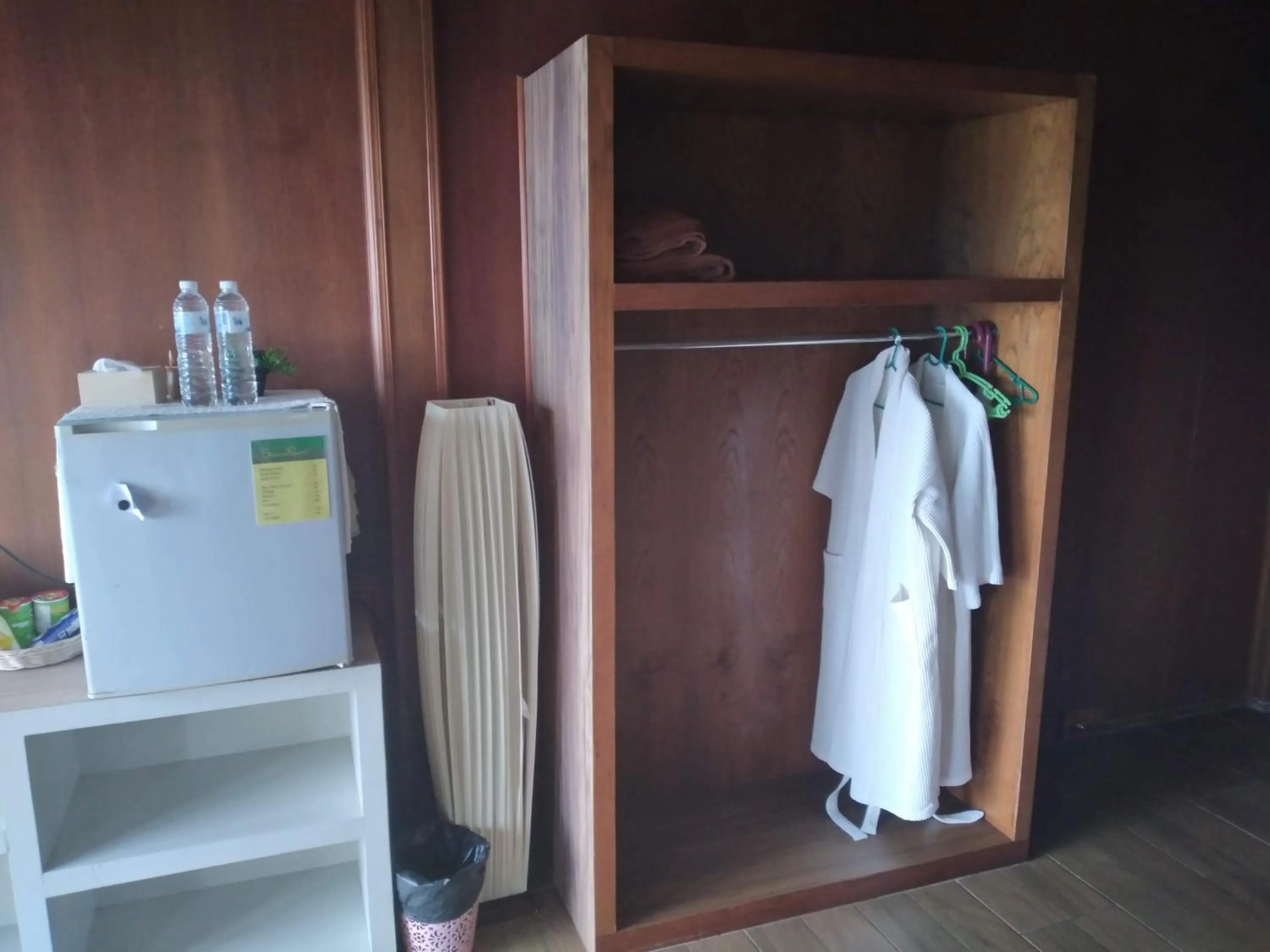 wardrobe in Tree House Bungalows Koh Tao
