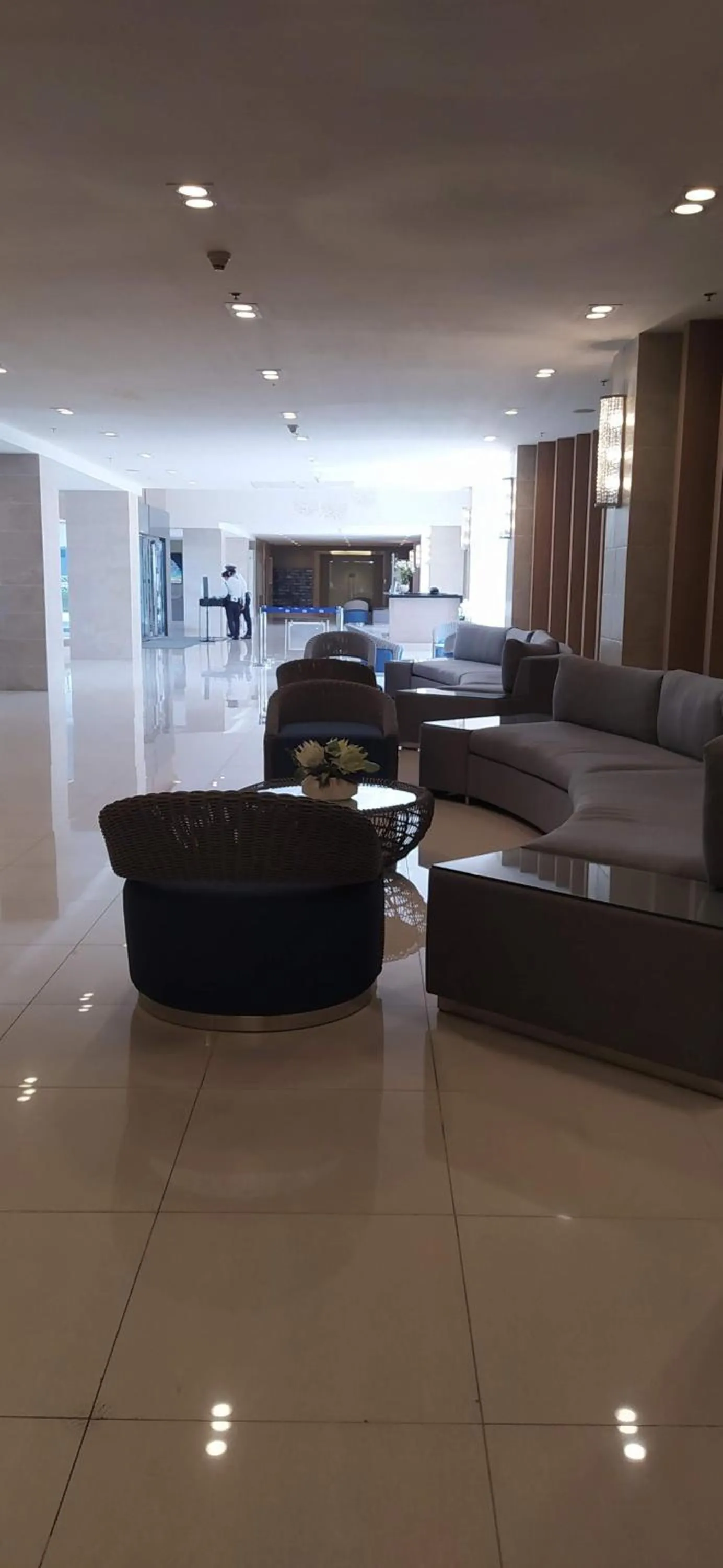 Sea Residences Mall of Asia by Jermel