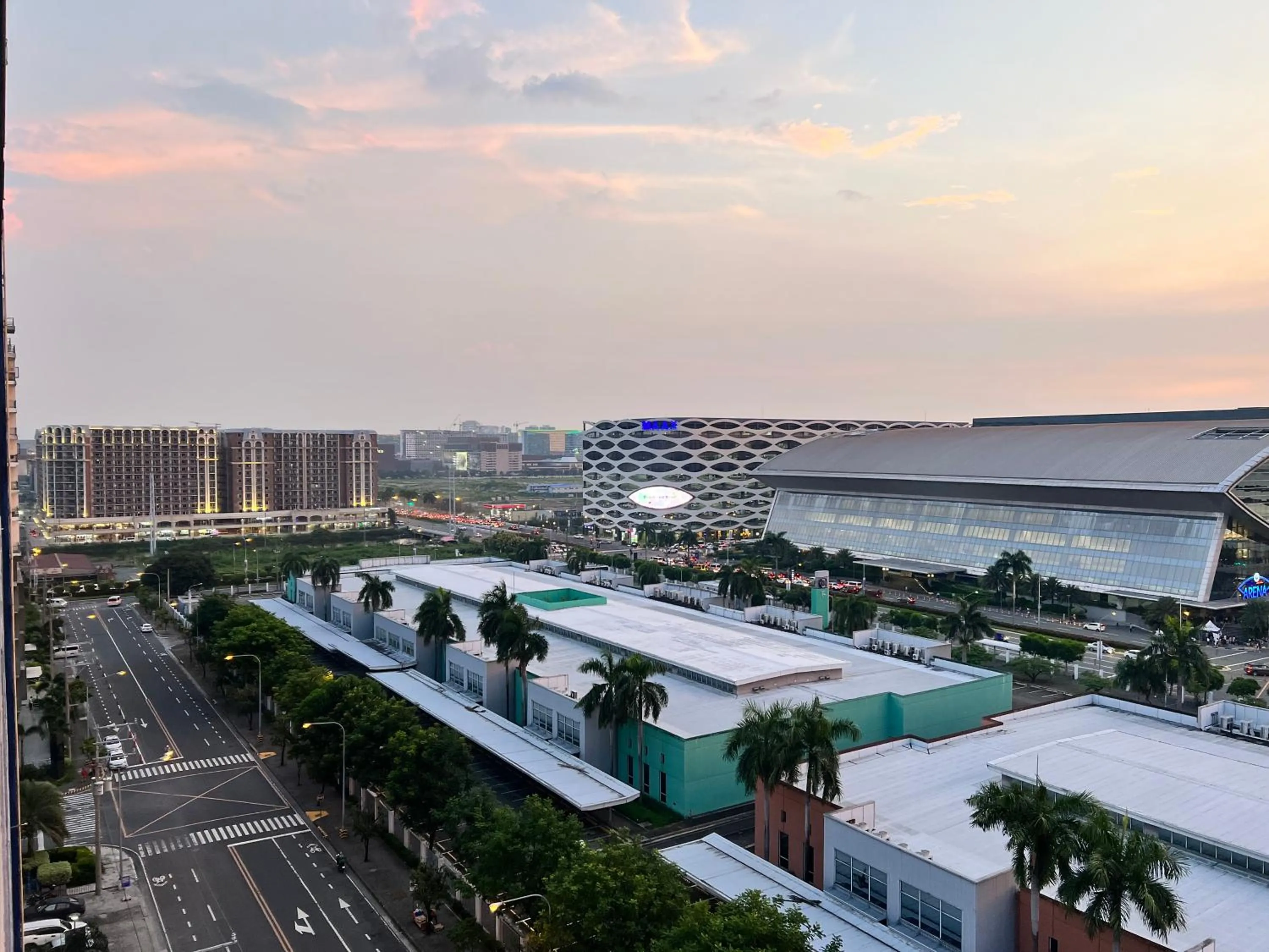 Sea Residences Mall of Asia by Jermel