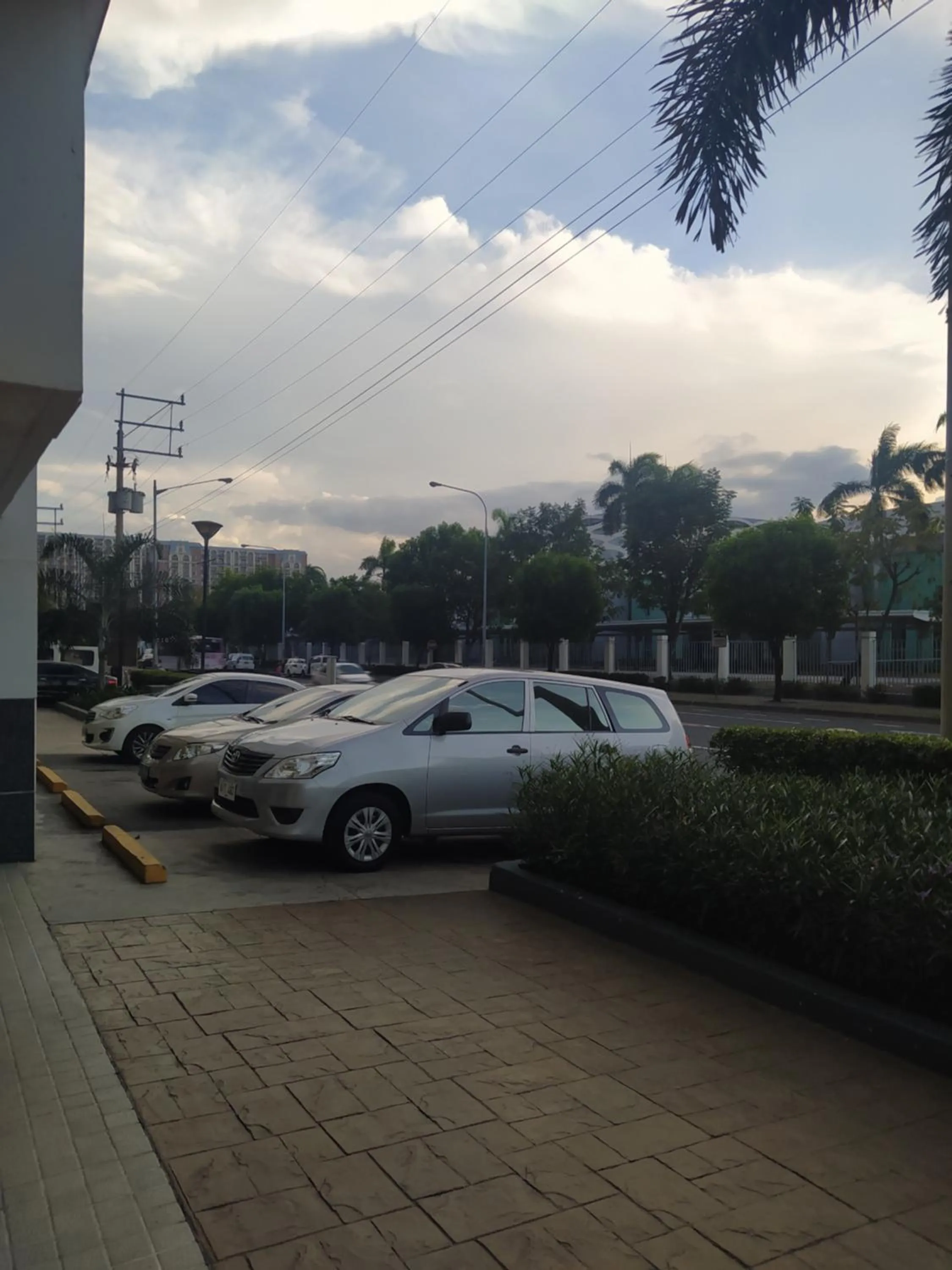 Sea Residences Mall of Asia by Jermel