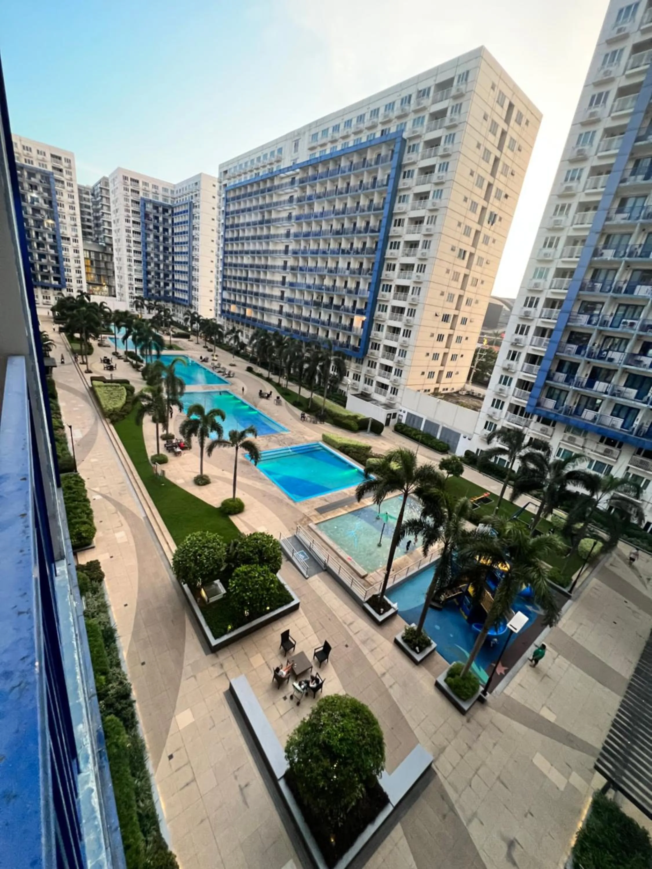 Sea Residences Mall of Asia by Jermel