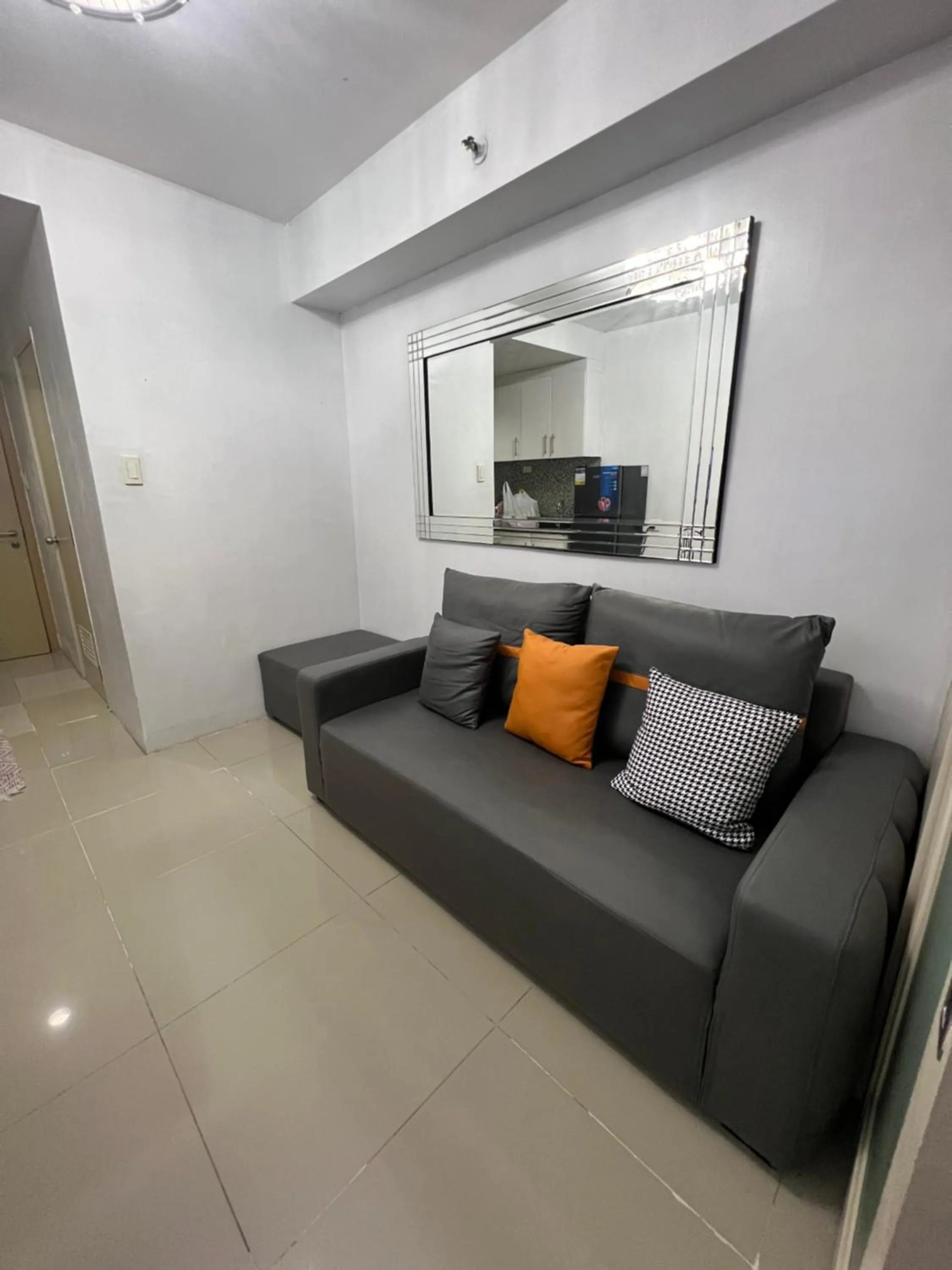 Sea Residences Mall of Asia by Jermel