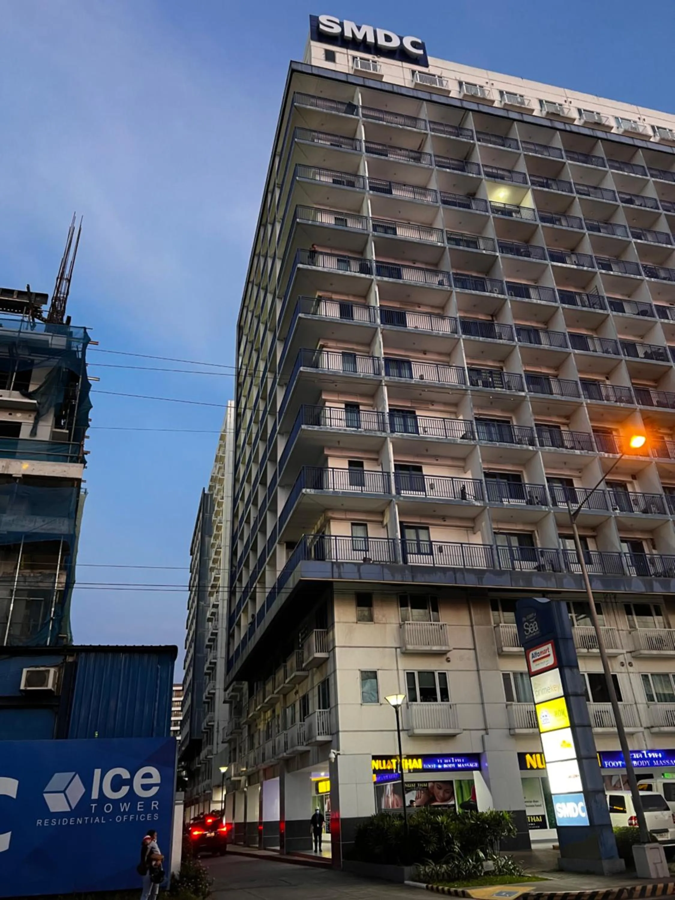 Sea Residences Mall of Asia by Jermel