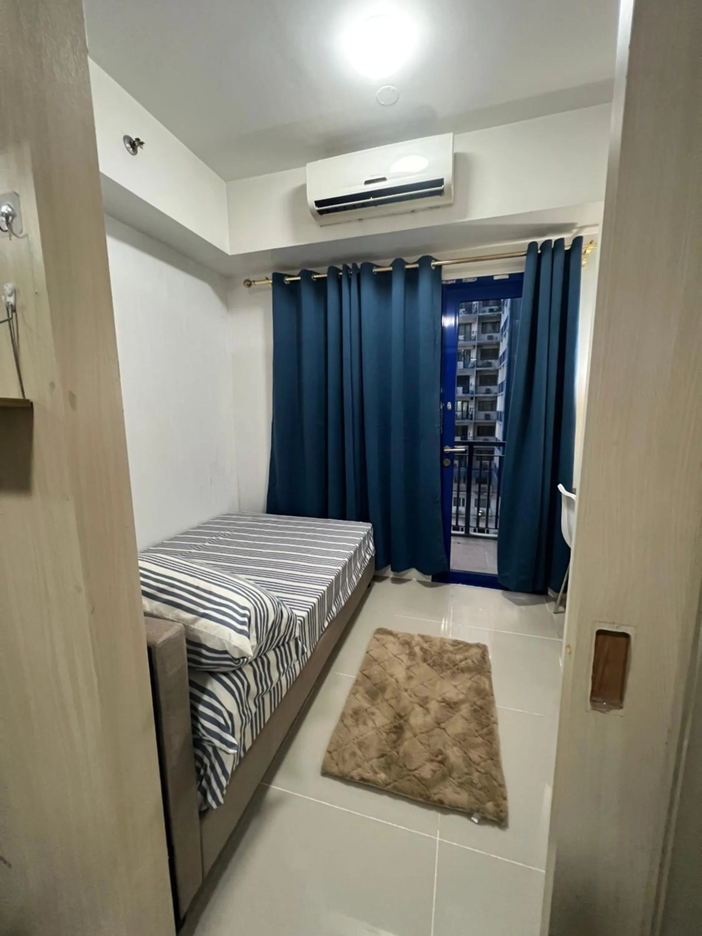 Sea Residences Mall of Asia by Jermel