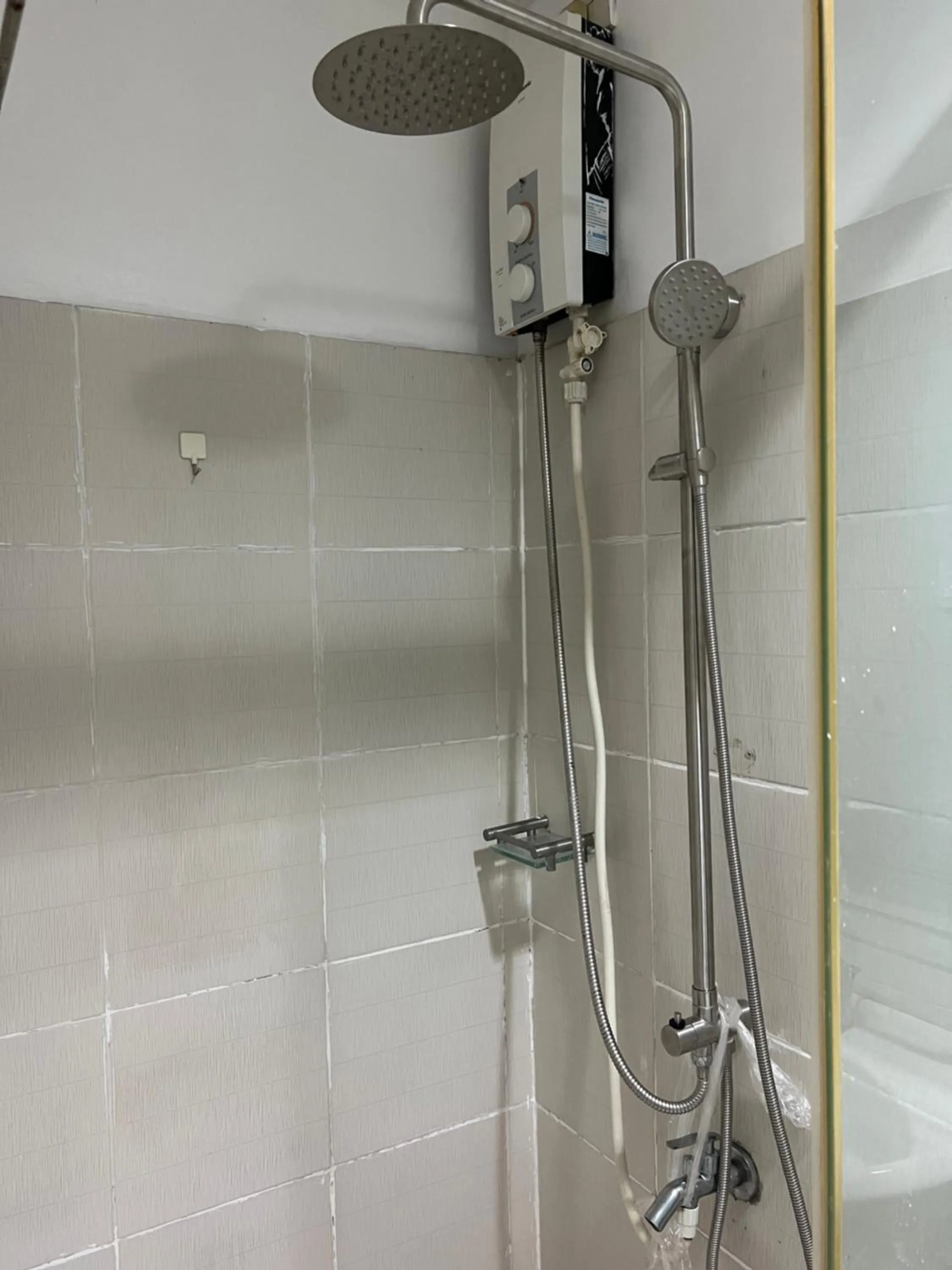 Sea Residences Mall of Asia by Jermel