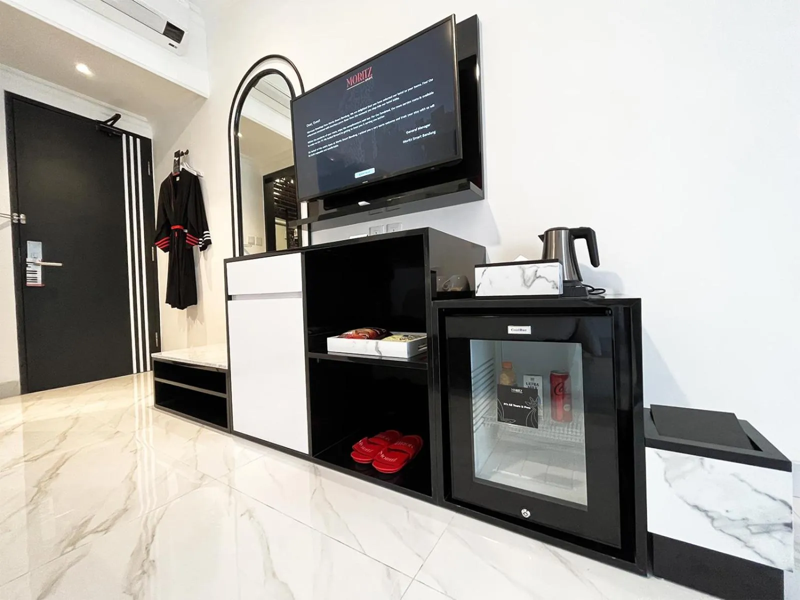 Communal lounge/ TV room in MORITZ SMART BANDUNG