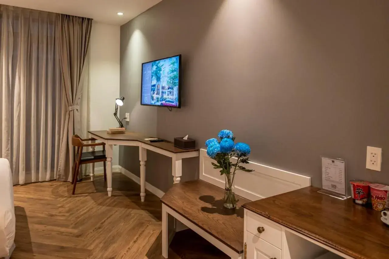 TV and multimedia in Thao Trang Laluxe Hotel Phu My Hung TV and multimedia in Thao Trang Laluxe Hotel Phu My Hung