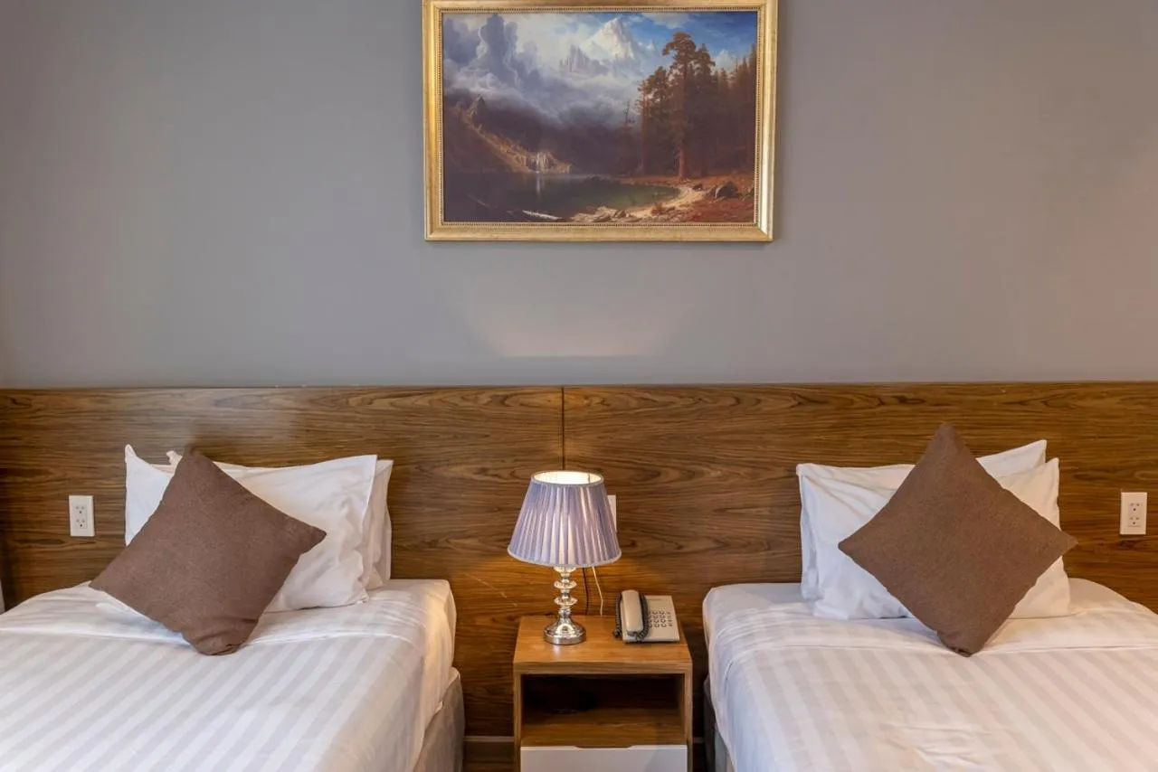 Bedroom, Bed in Thao Trang Laluxe Hotel Phu My Hung