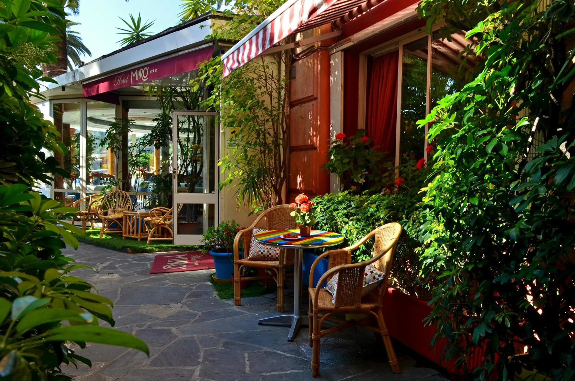 Facade/entrance in Hotel Miro'