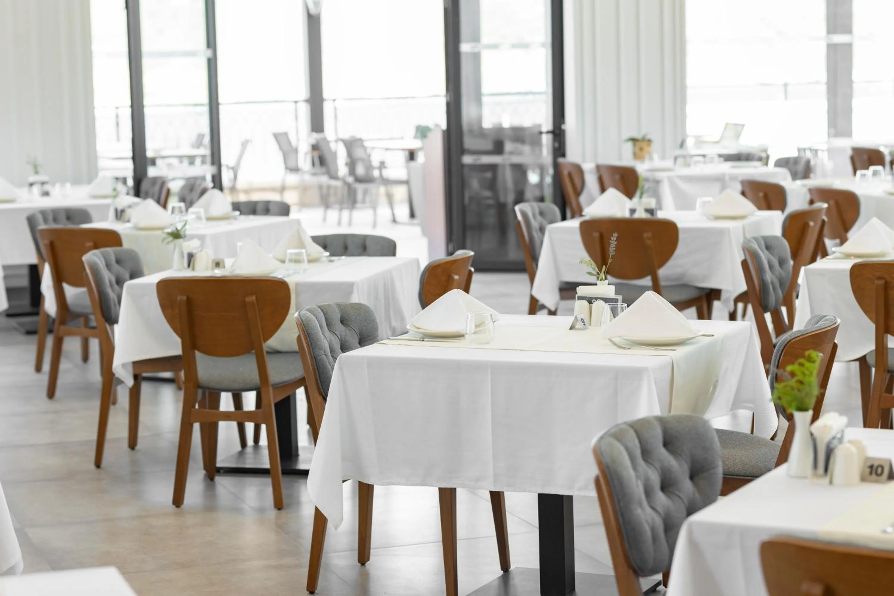 Restaurant/places to eat in Soliport Hotel & SPA