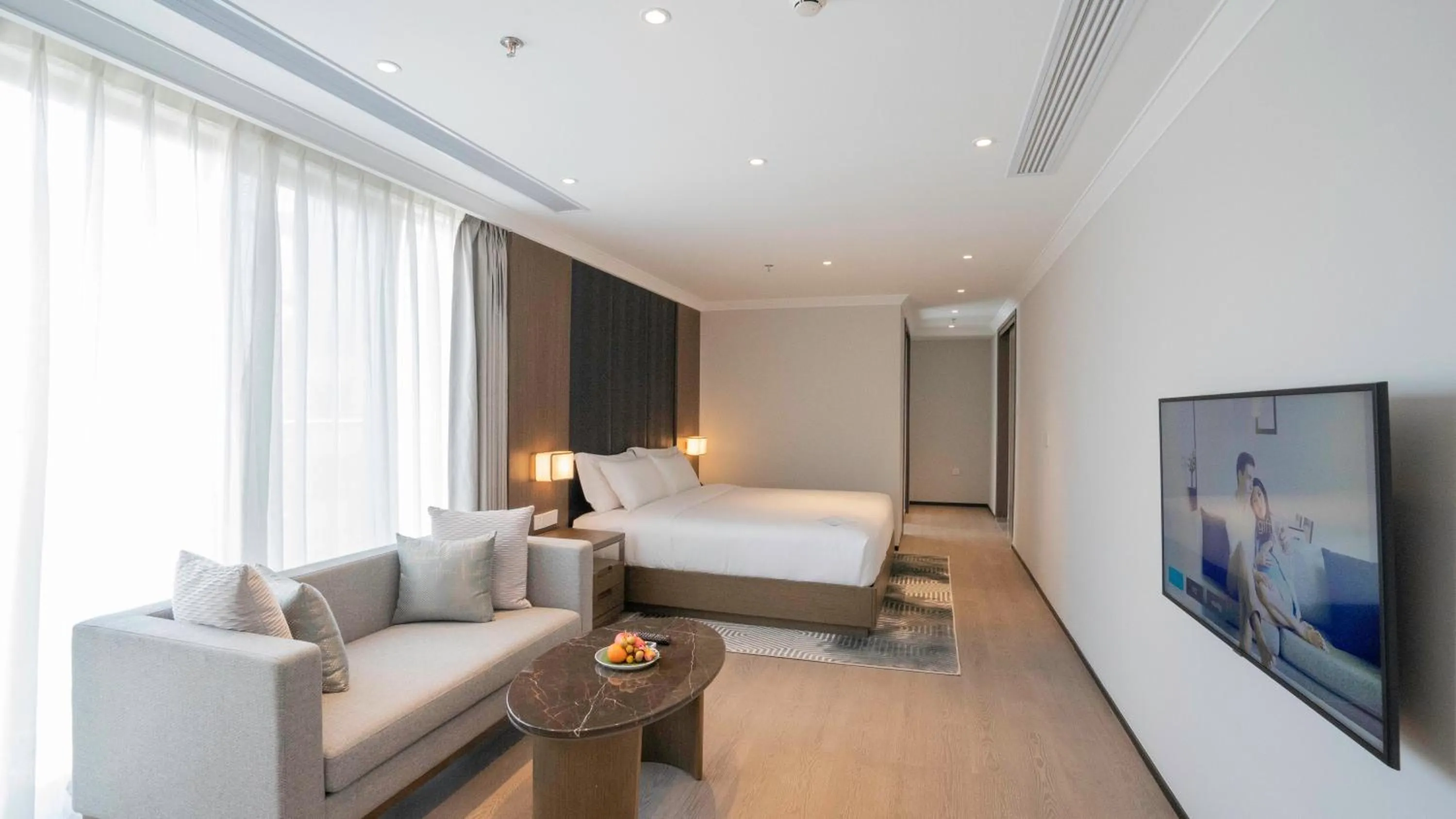 Bedroom, Bed in Oakwood Premier Phnom Penh