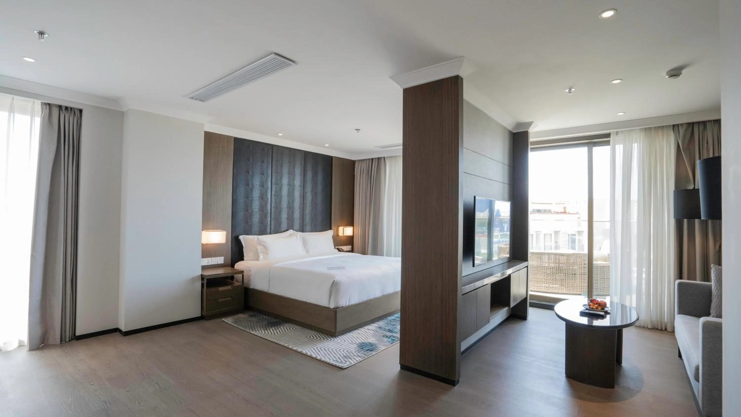 Bedroom, Bed in Oakwood Premier Phnom Penh