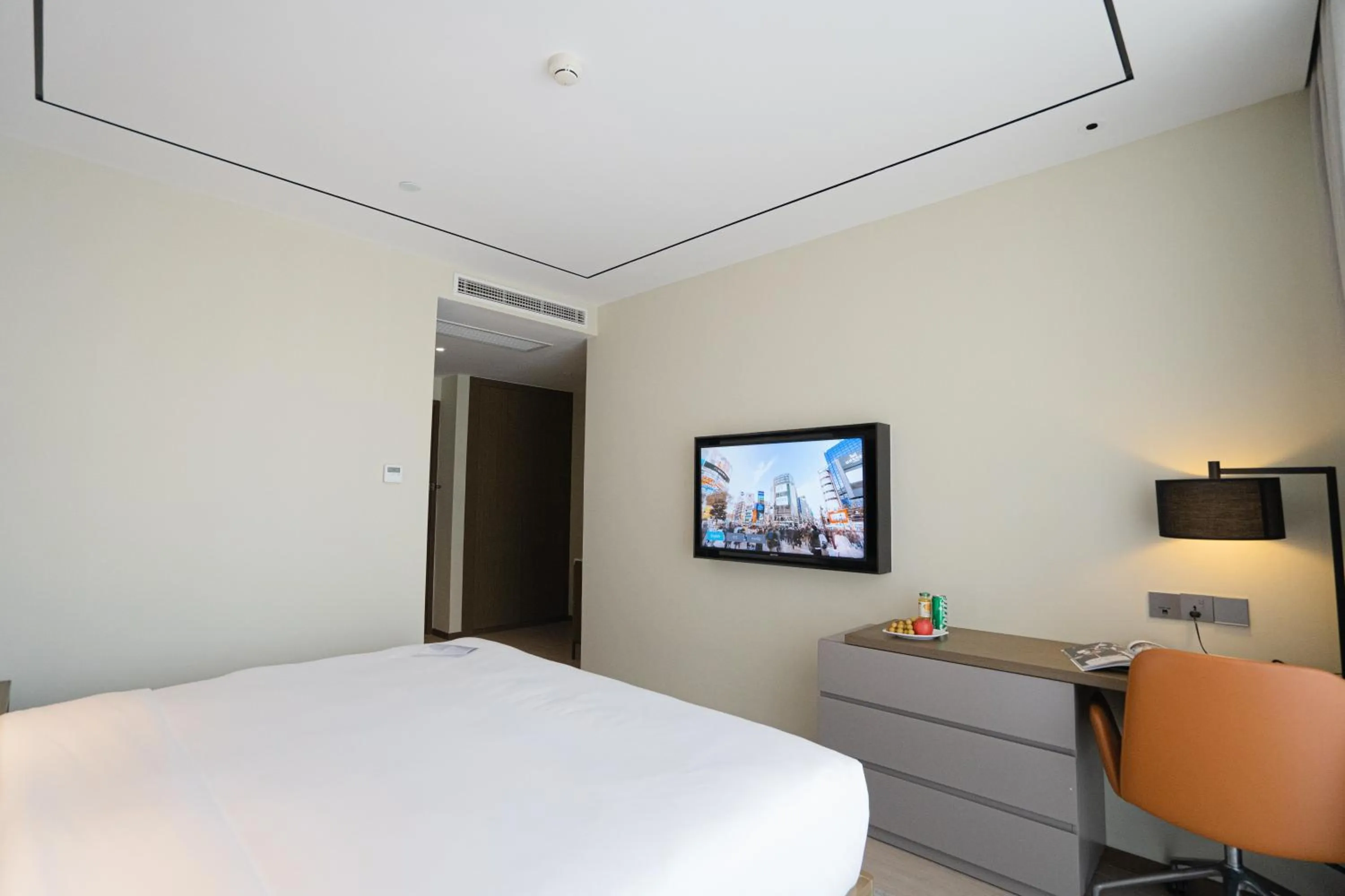 Bedroom, Bed in Oakwood Premier Phnom Penh