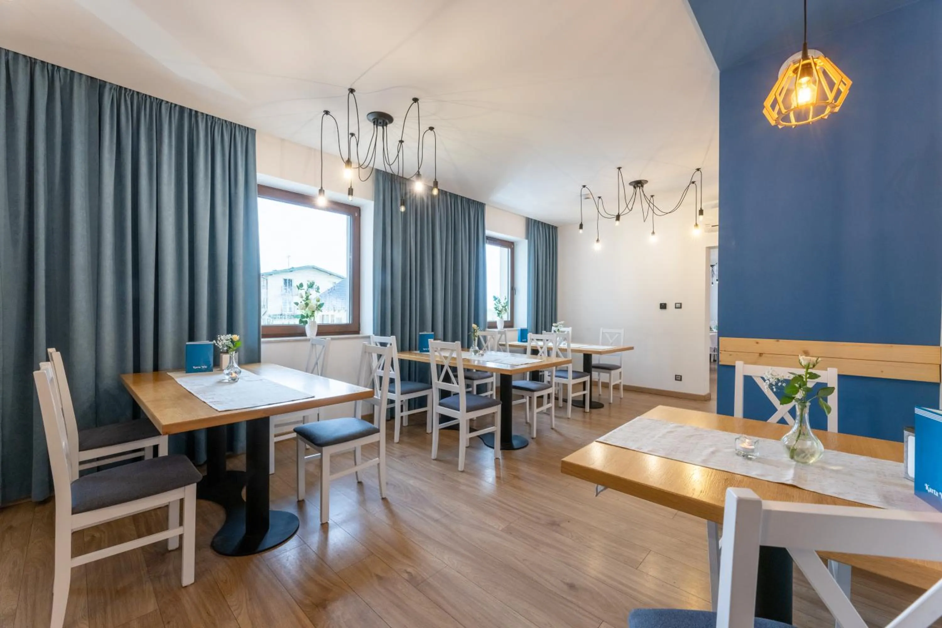 Restaurant/places to eat in Awilla Ustka