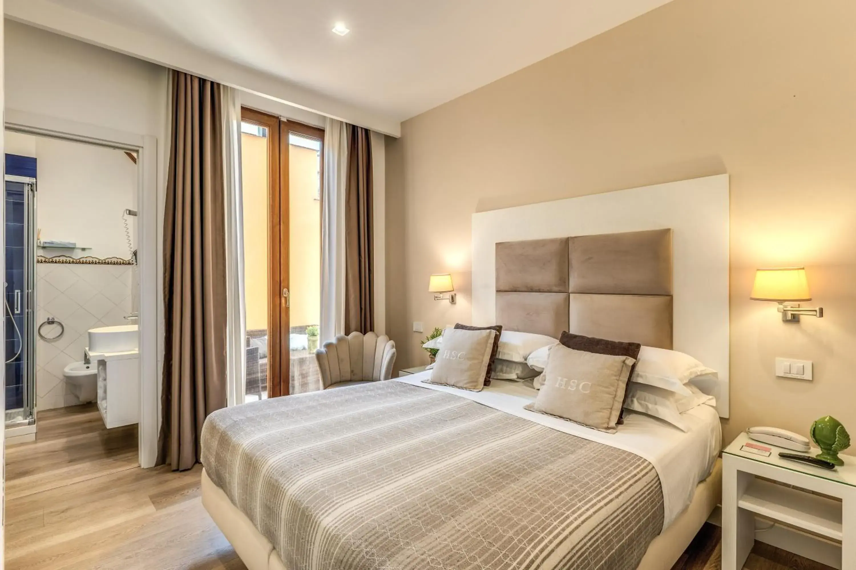 Triple Room in Hotel Sorrento City Triple Room in Hotel Sorrento City