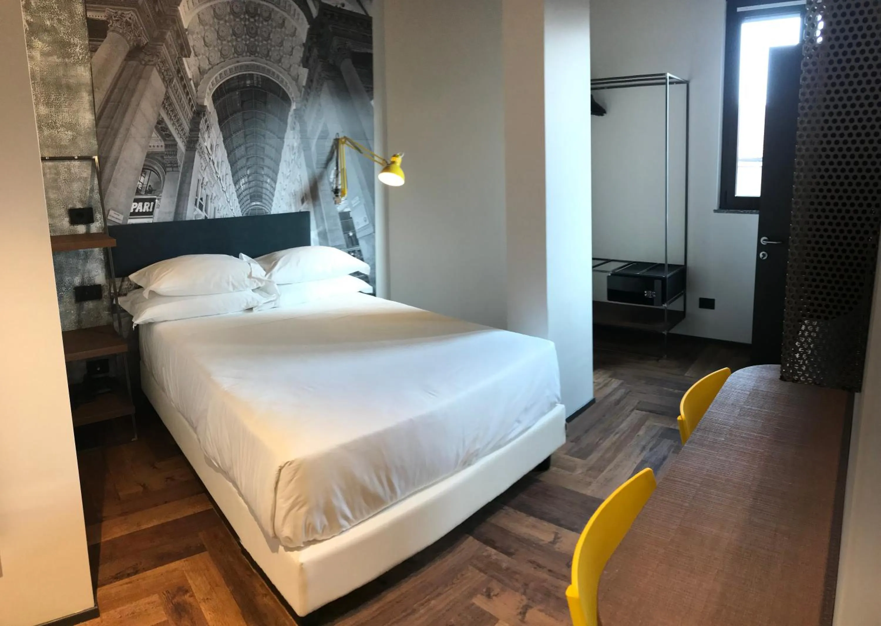 Photo of the whole room, Bed in Hotel Roxy