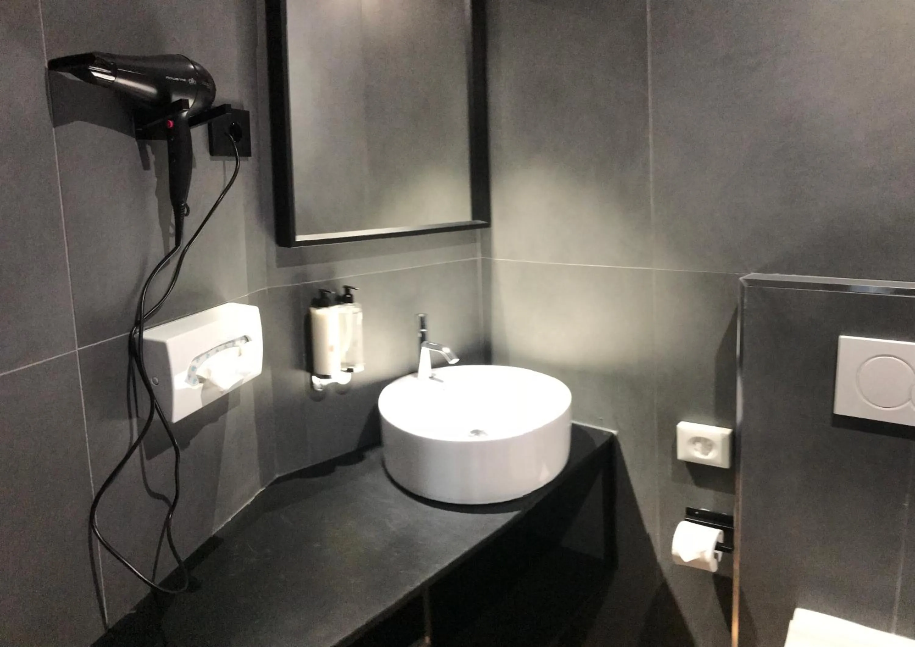 Bathroom in Hotel Roxy