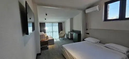 Comfort Triple Room in Old Avenue Hotel Comfort Triple Room in Old Avenue Hotel