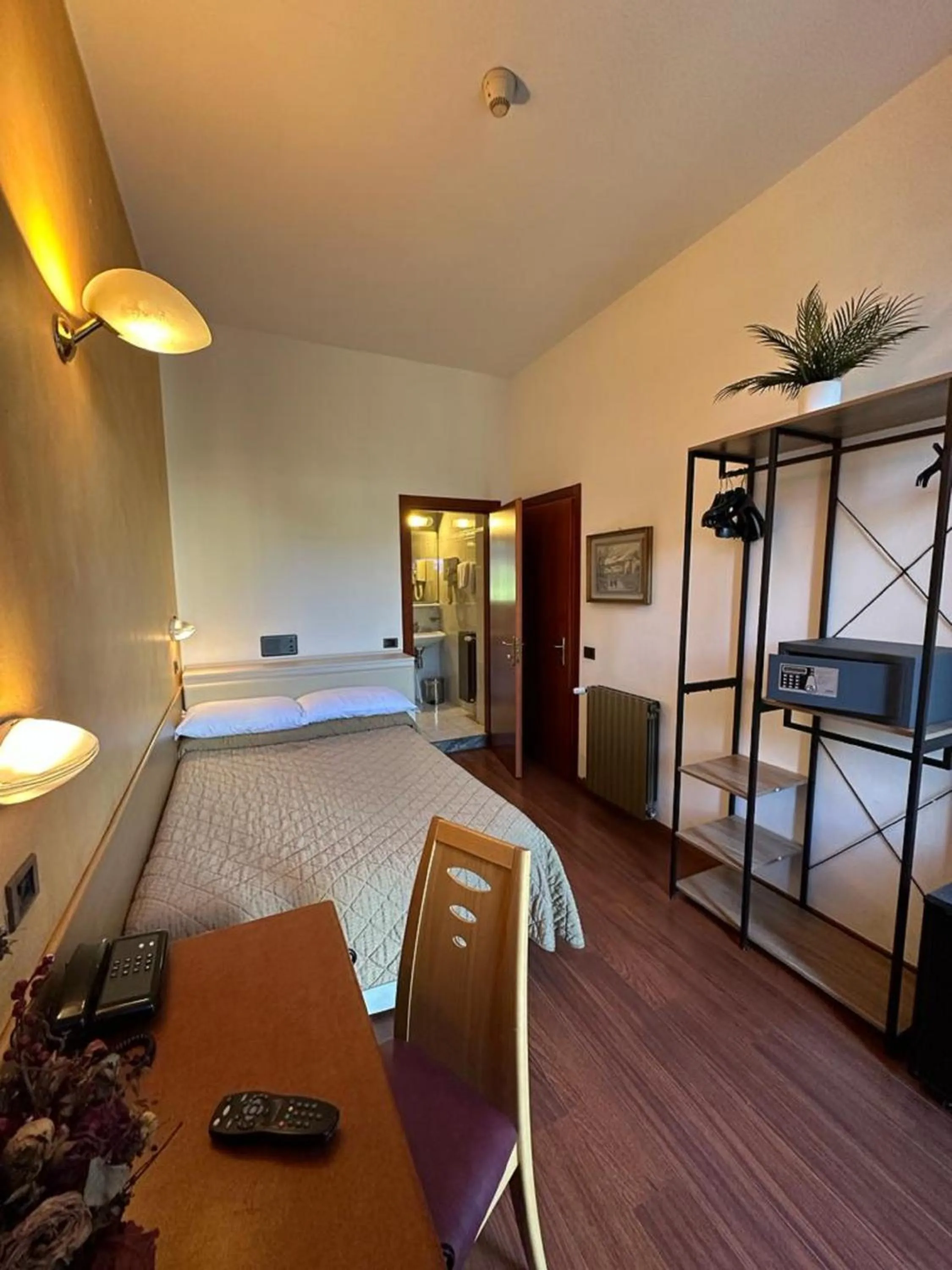 Bedroom, Bed in Hotel Aspromonte