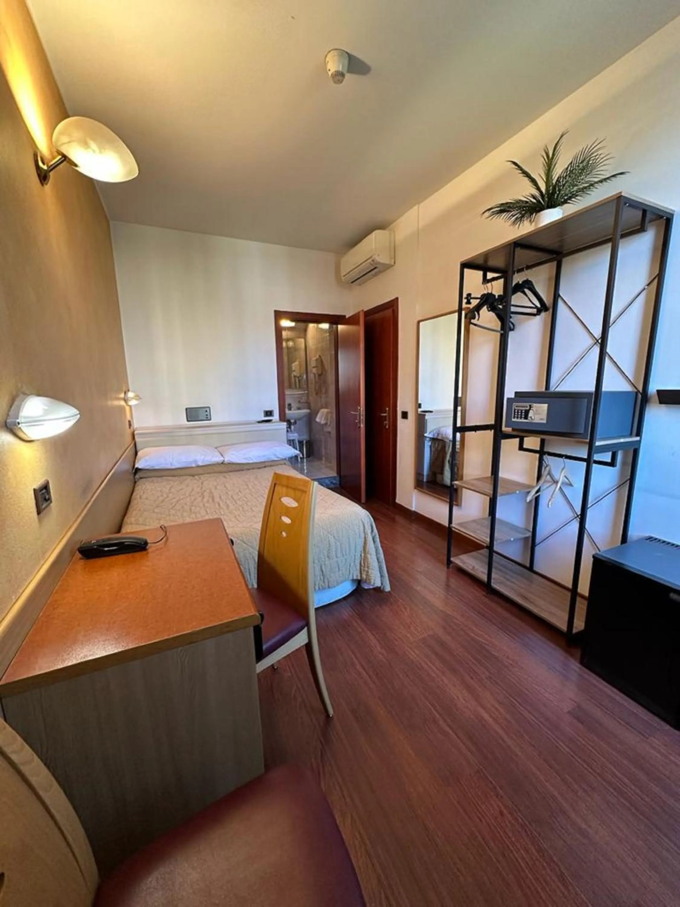 Bedroom, Bed in Hotel Aspromonte