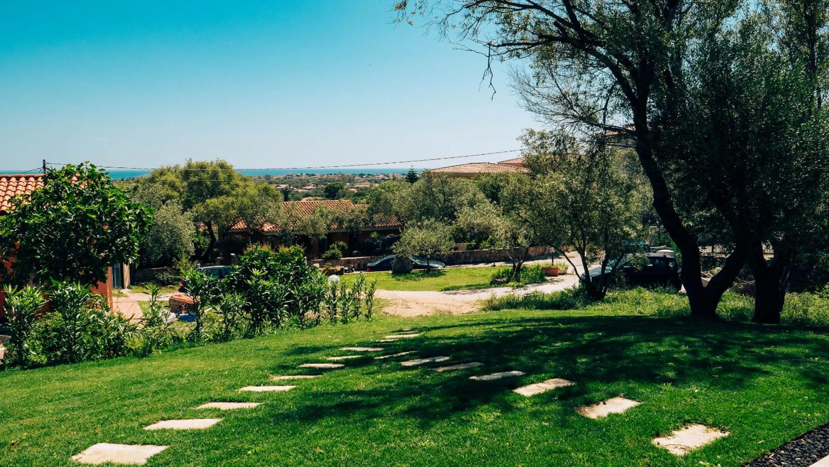 Garden in B&B Sole Mare Luna