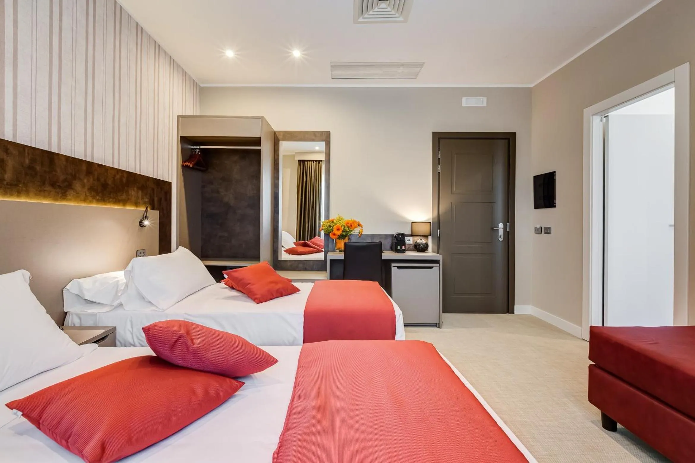 Photo of the whole room, Bed in Eurogarden Hotel