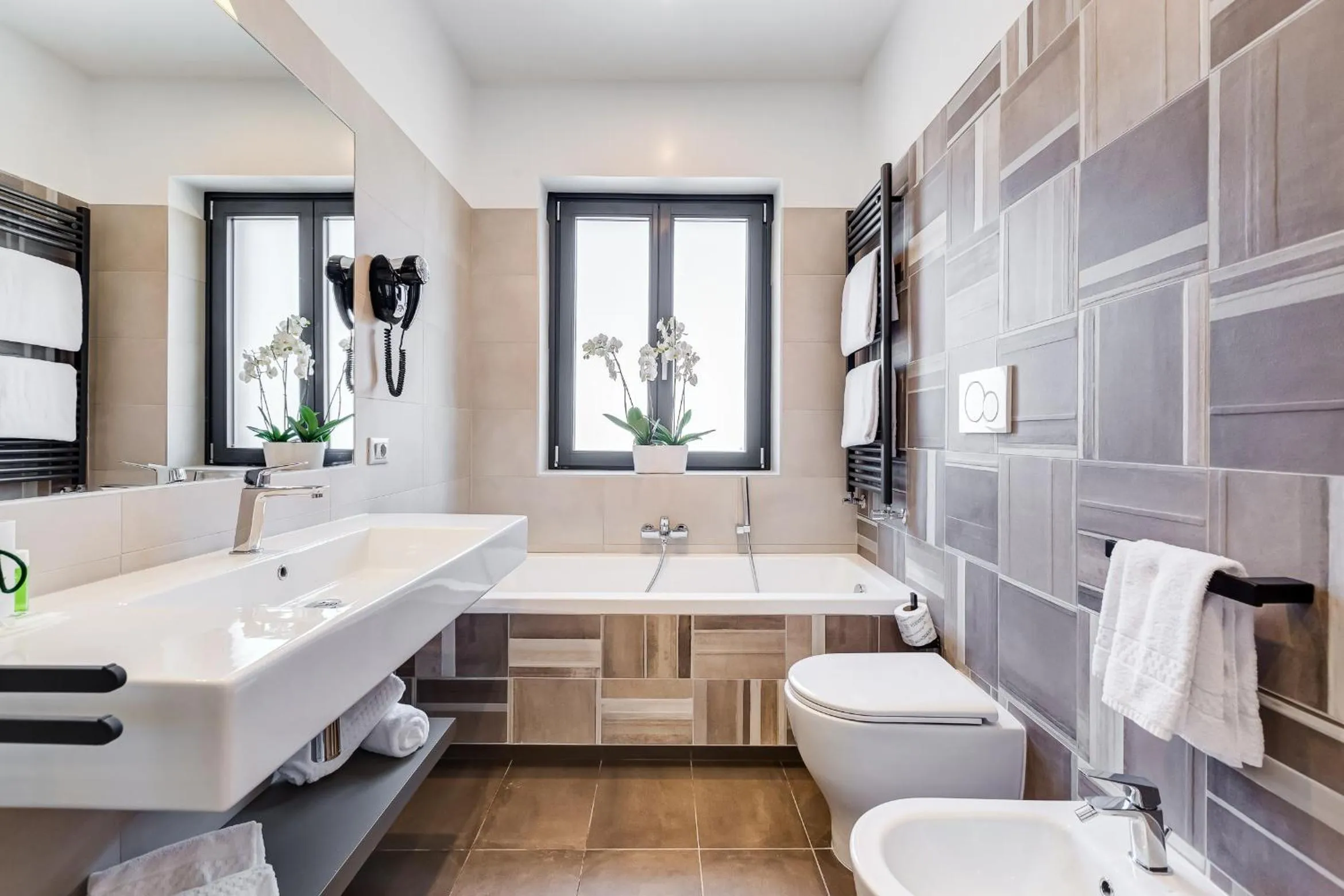 Bathroom in Eurogarden Hotel