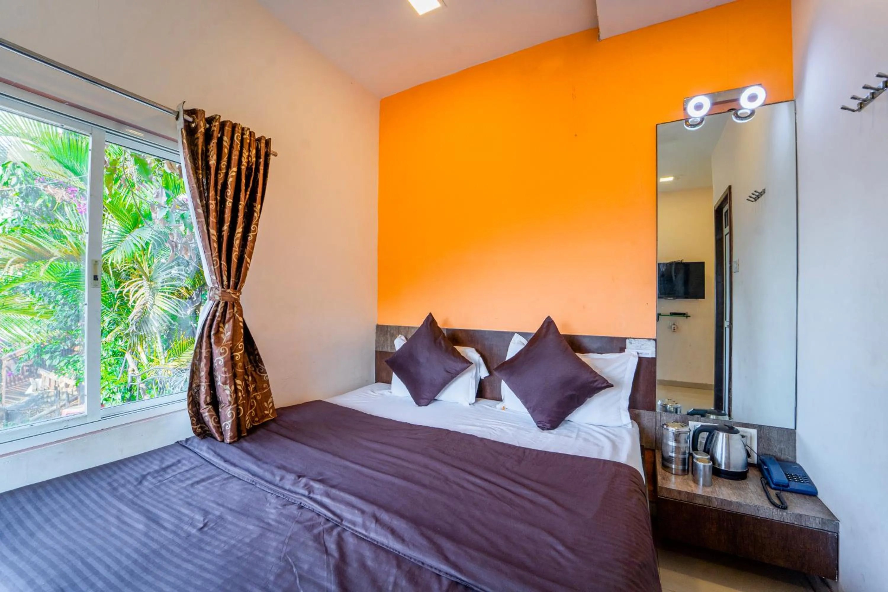 Bed in Sharayu Holidays Valley View