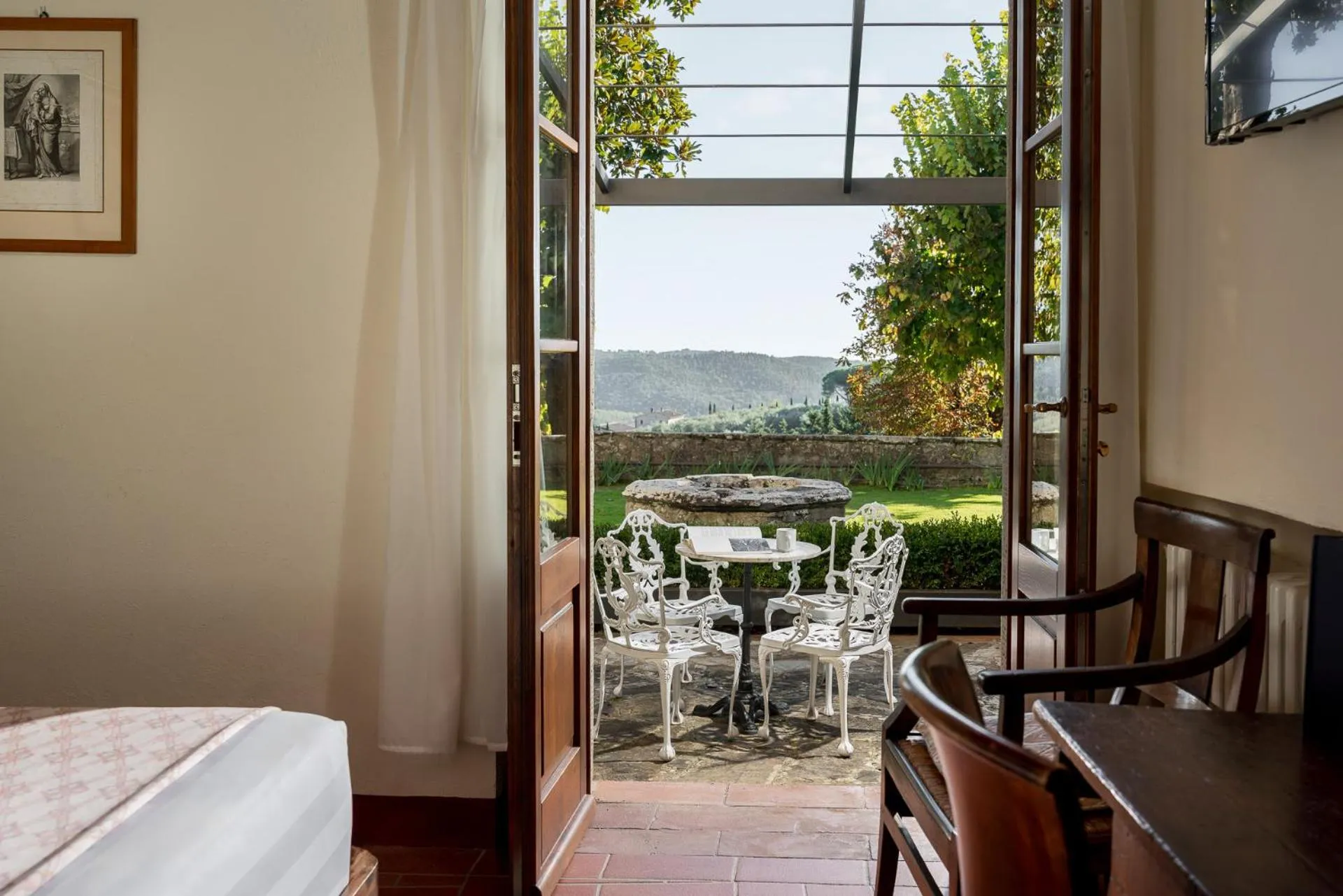 View (from property/room), Bed in Relais Vignale & Spa