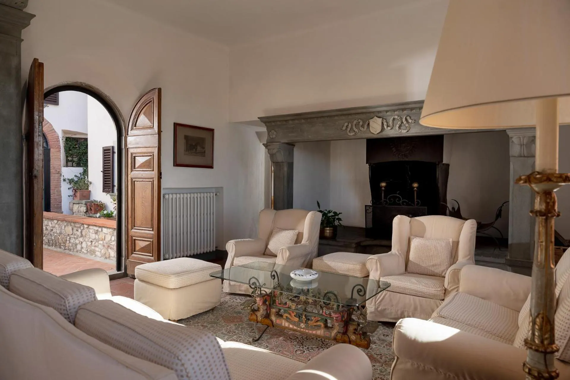 Communal lounge/ TV room in Relais Vignale & Spa