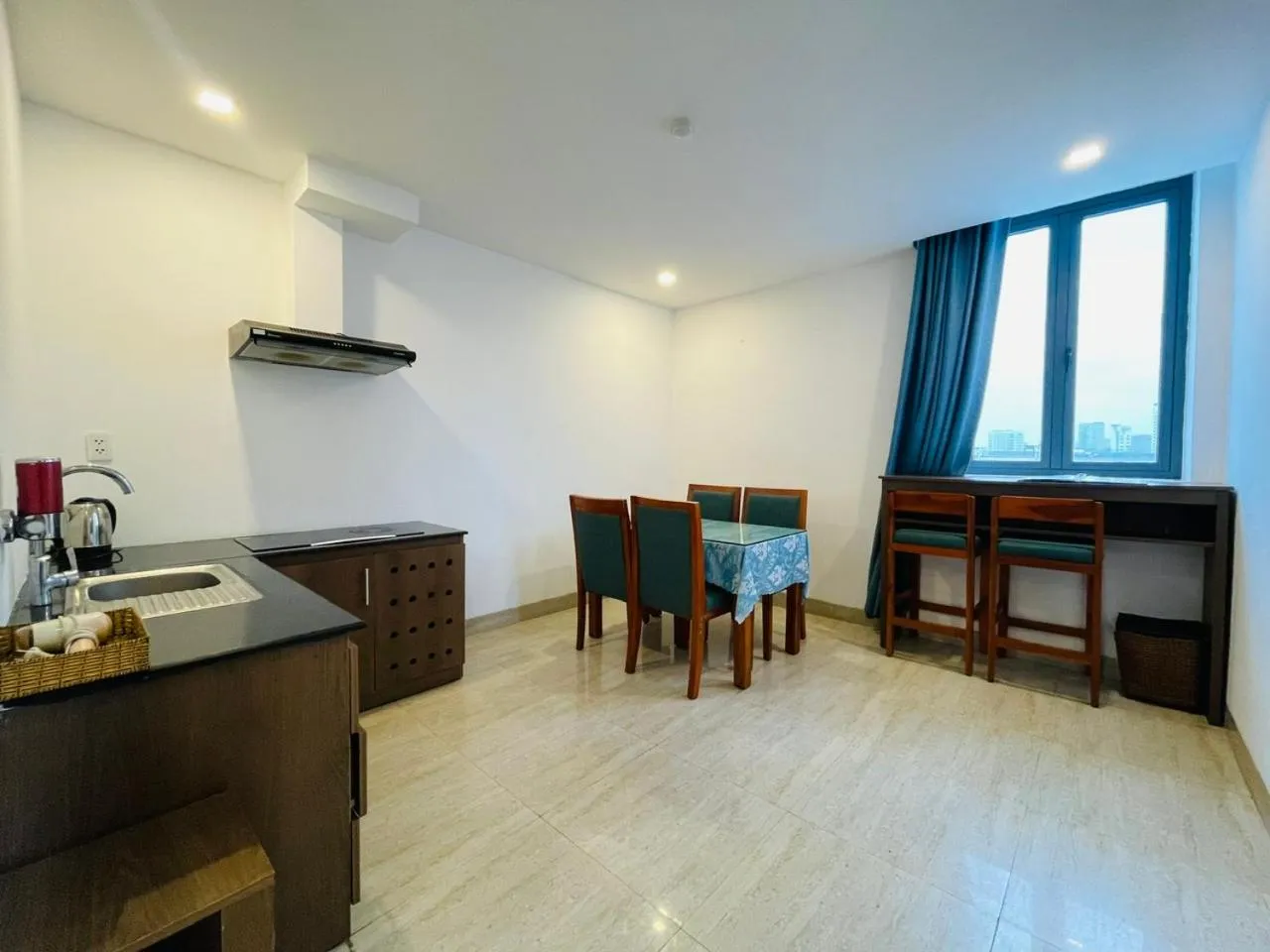 Kitchen or kitchenette in Zalo Sea Hotel by THG