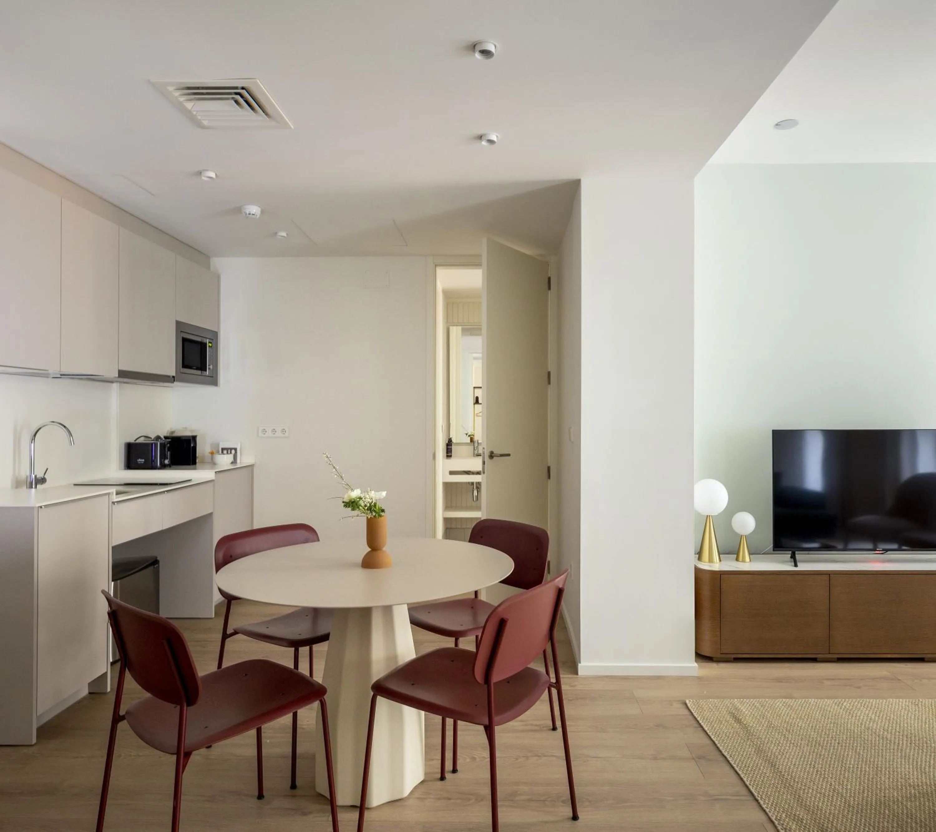 Kitchen or kitchenette in The Passage Apartments