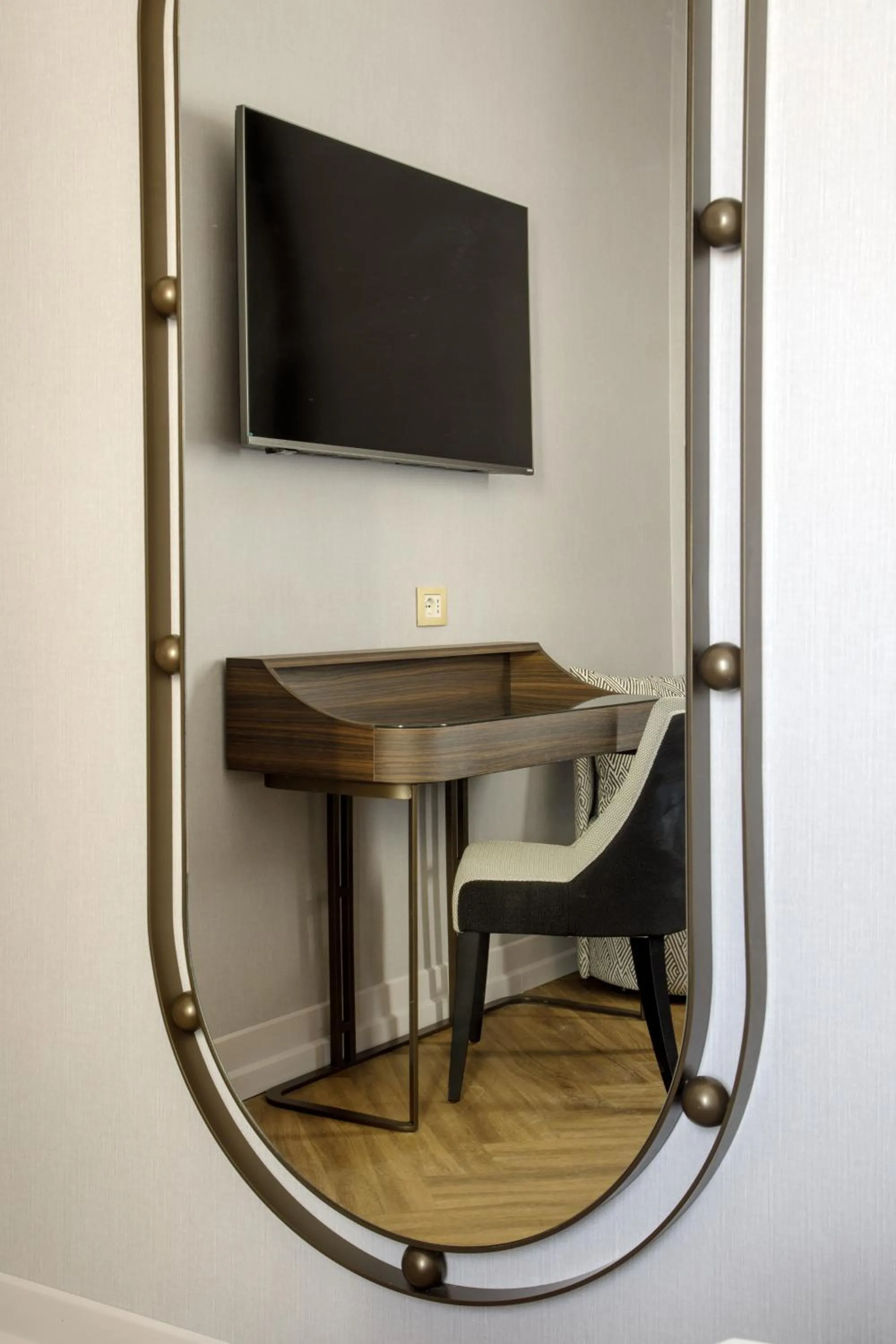 furniture in Aria Palace by OMNIA hotels