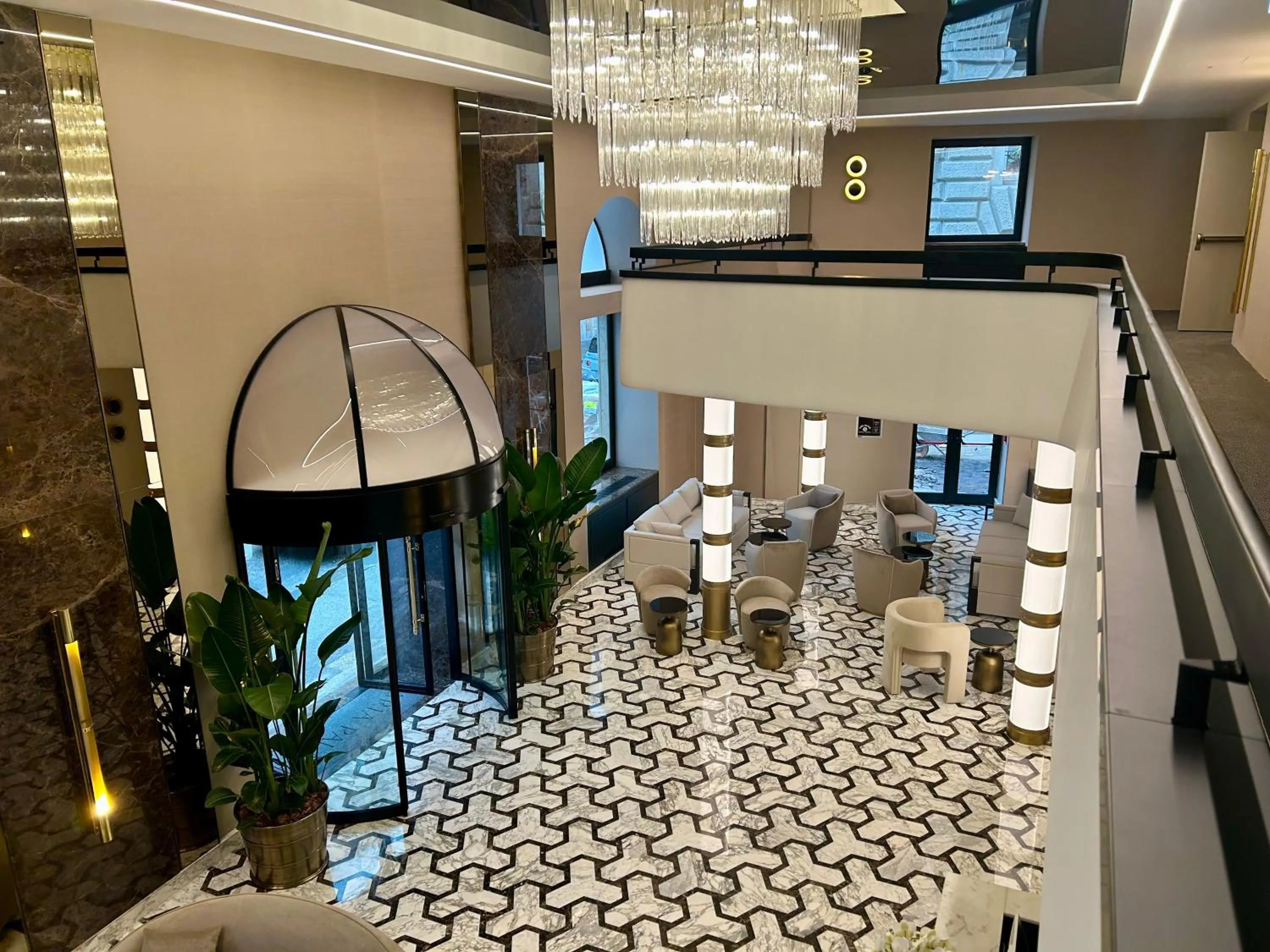 Lobby or reception in Aria Palace by OMNIA hotels