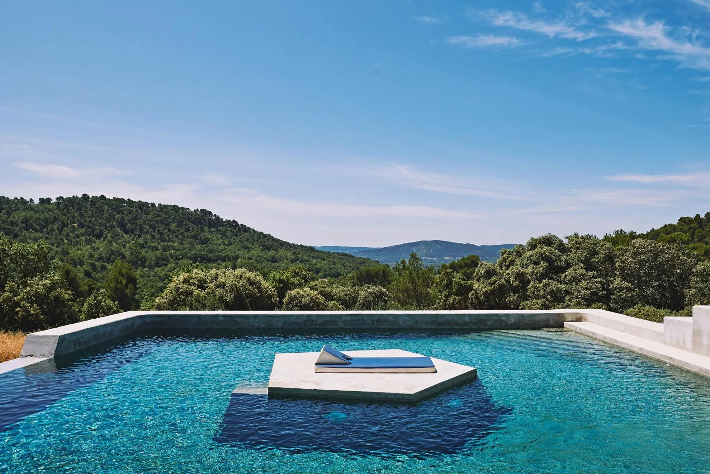 Swimming pool in Domaine La Ferme HI bride