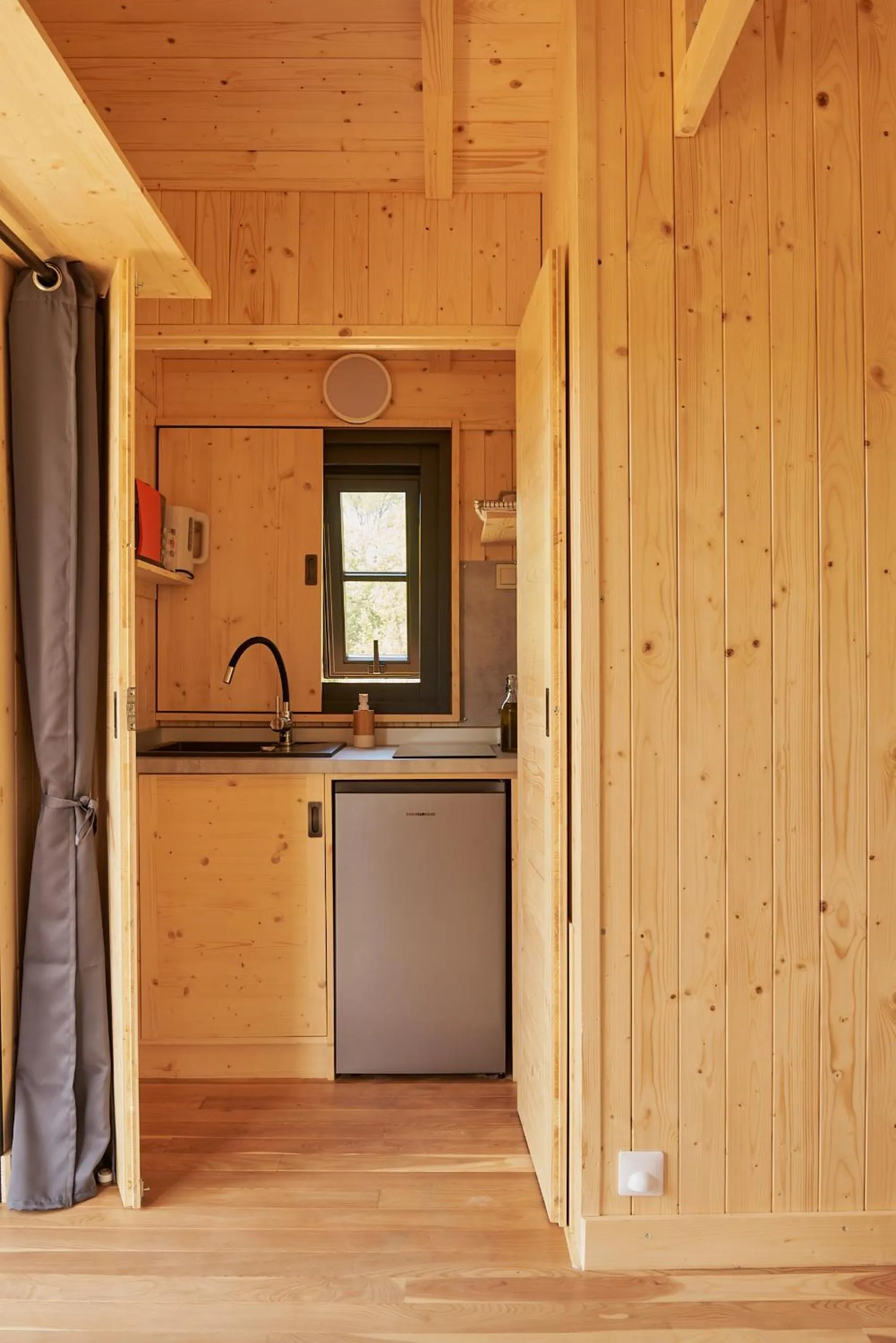 Kitchen or kitchenette in Domaine La Ferme HI bride
