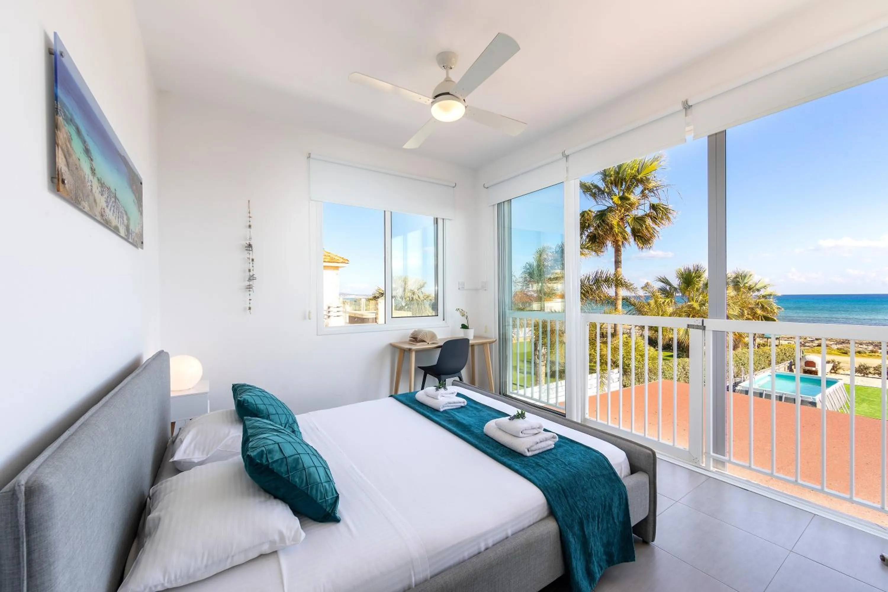 Bed in Ayia Thekla Seafront Villa Dagi