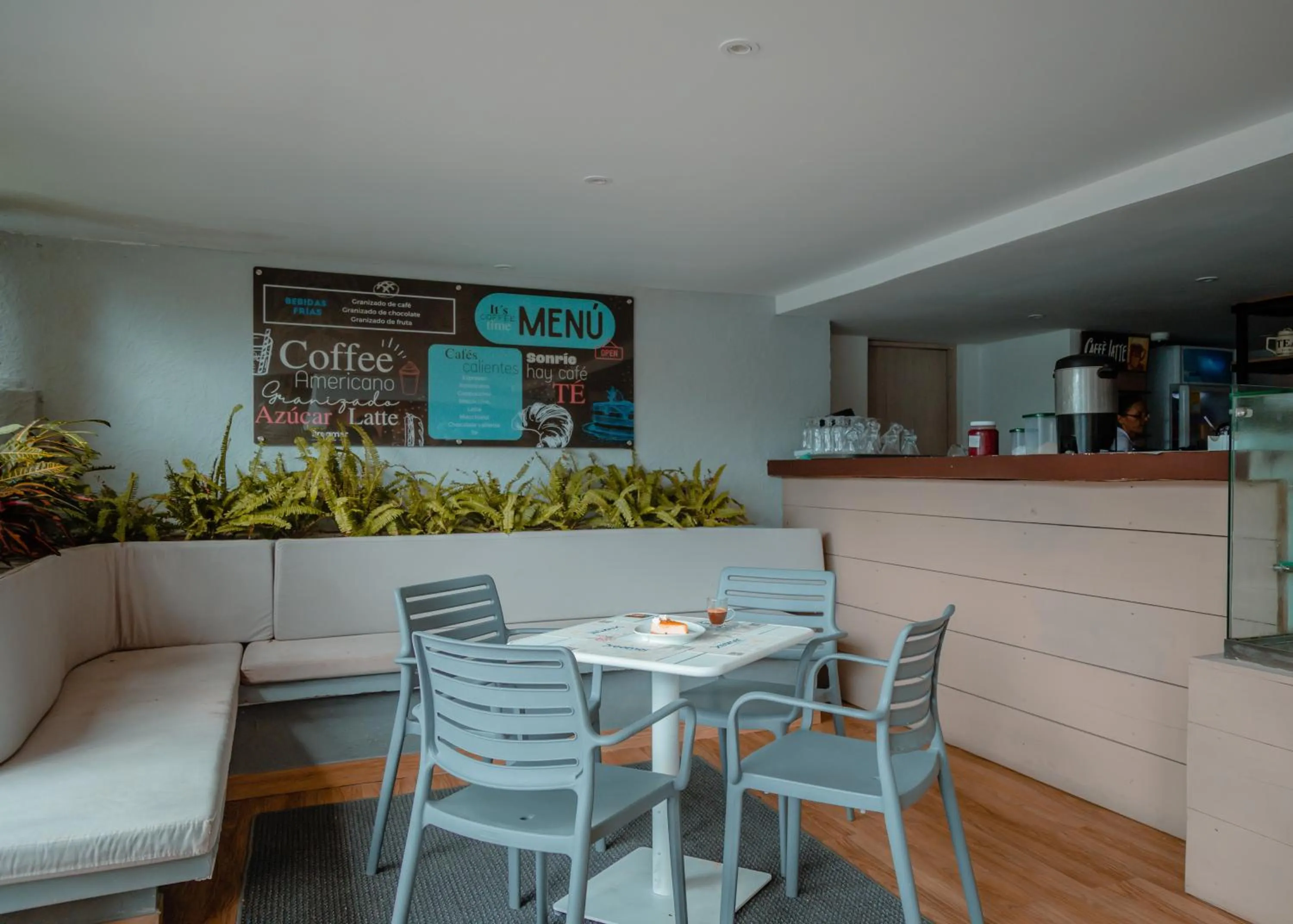 Coffee/tea facilities in Dreamer Beach Club