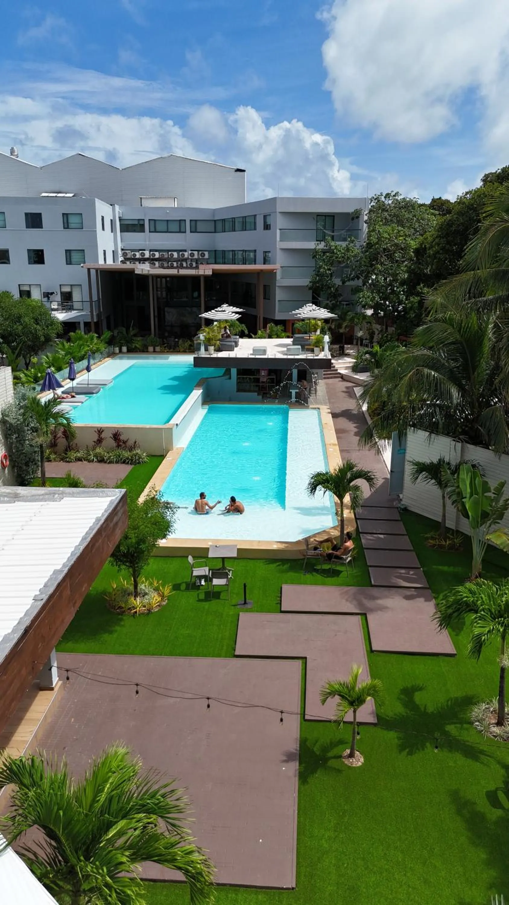 Property building in Dreamer Beach Club