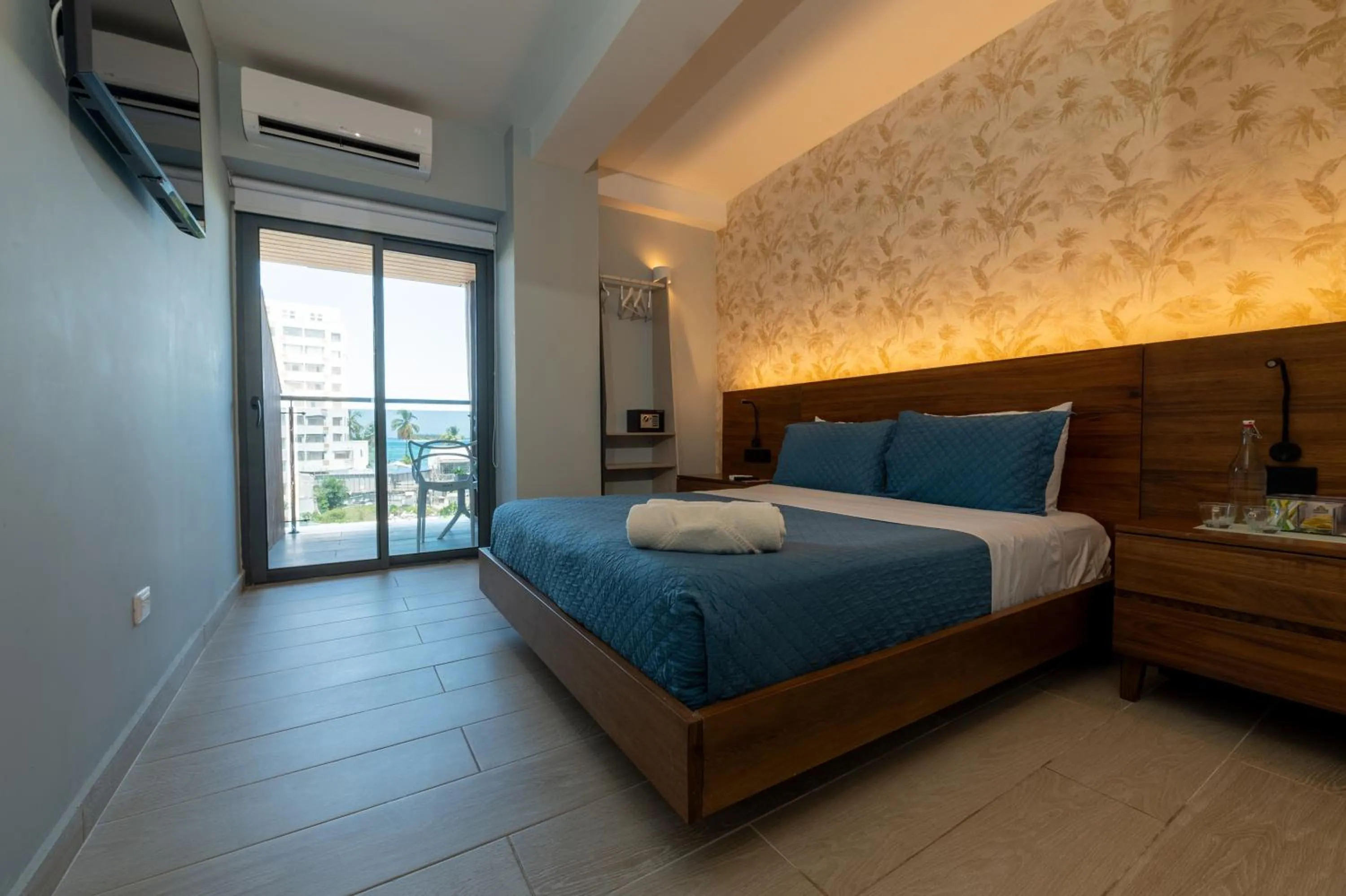 Photo of the whole room, Bed in Dreamer Beach Club