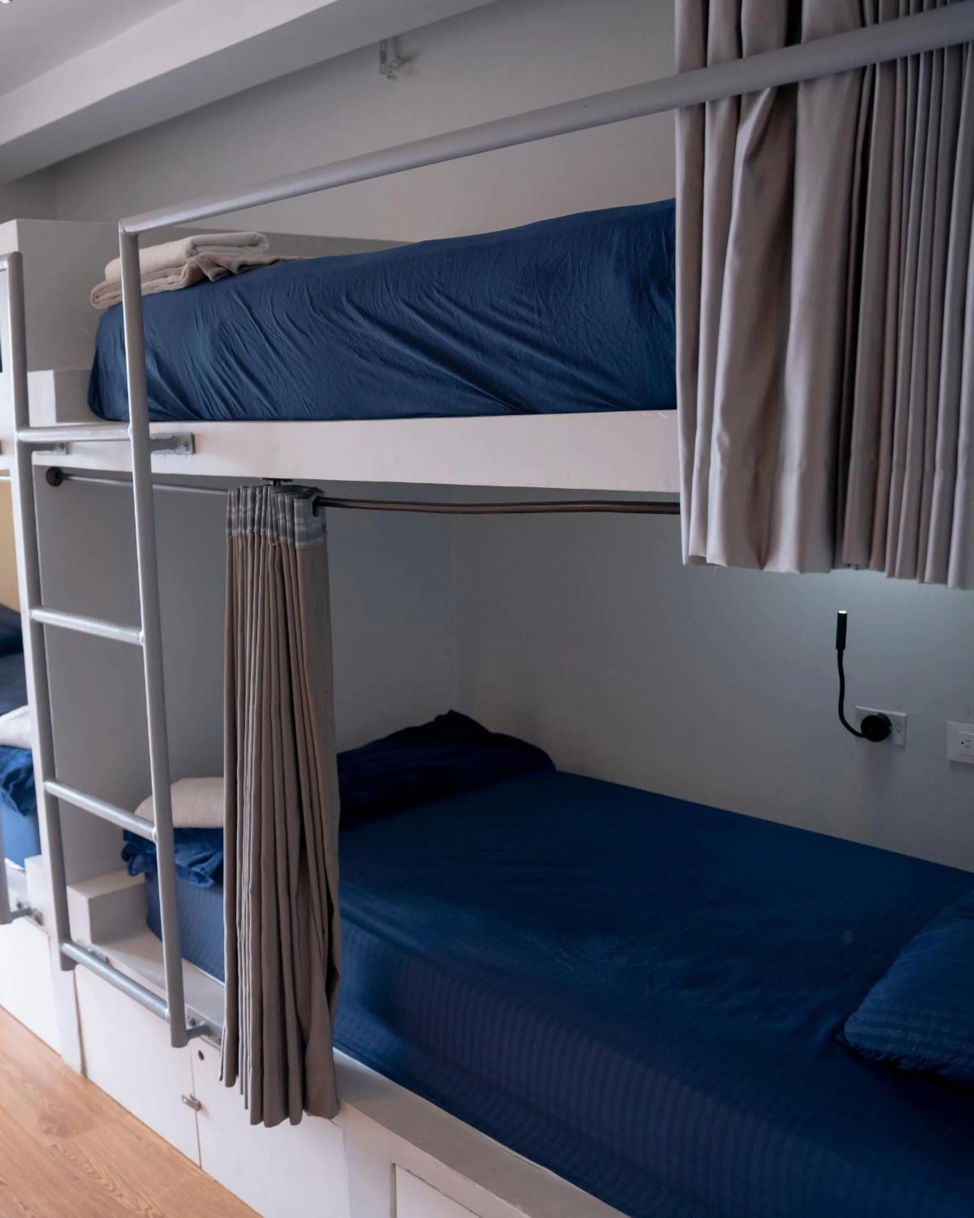 Bedroom, Bed in Dreamer Beach Club