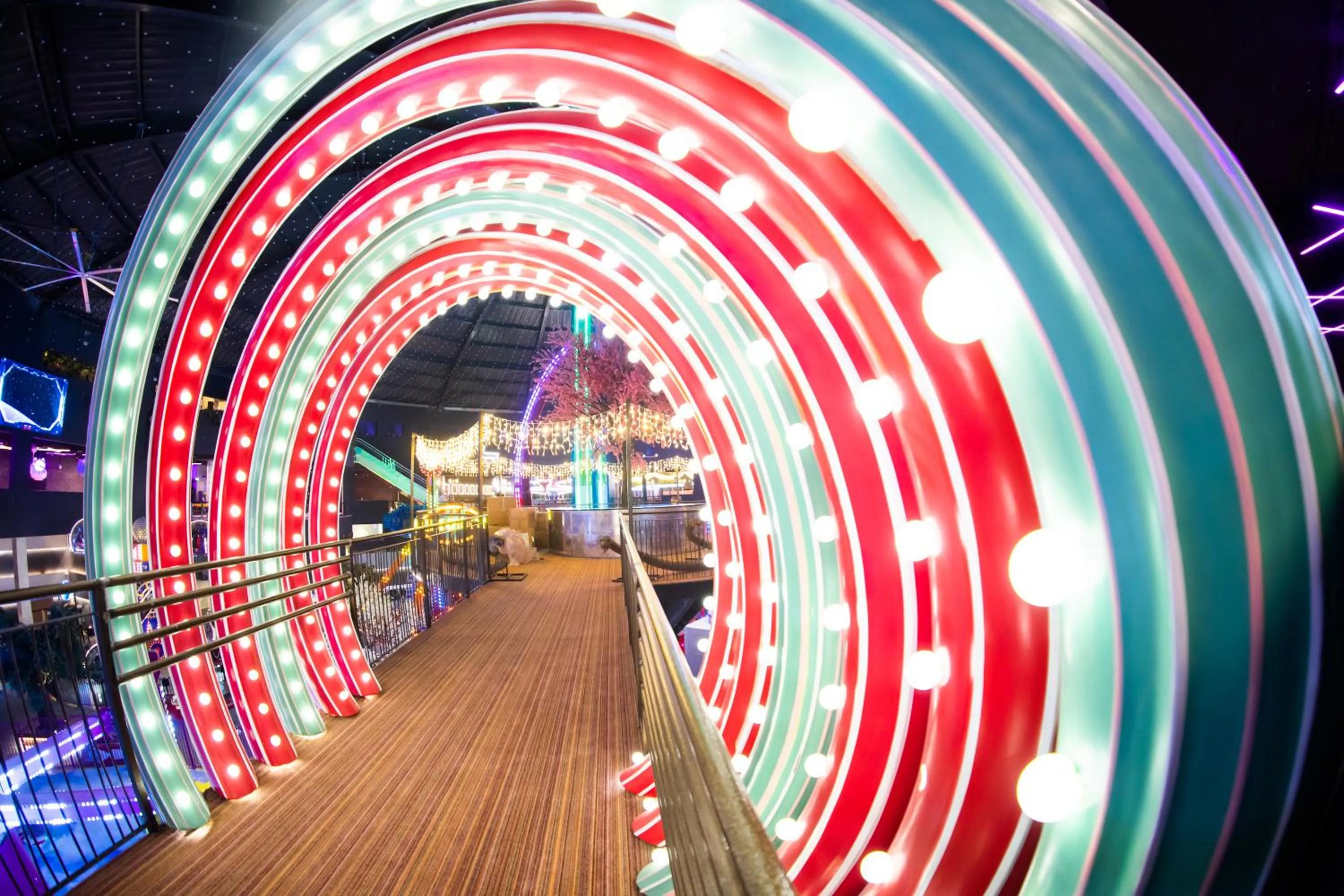 Evening entertainment in Dhotel - די הוטל