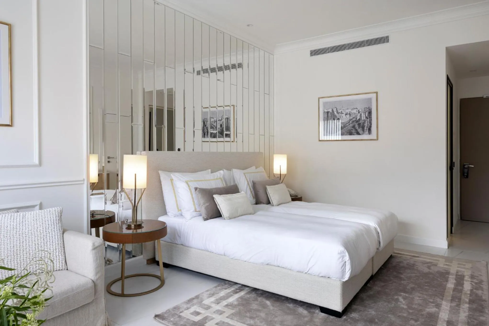 Bedroom, Bed in Dhotel - די הוטל