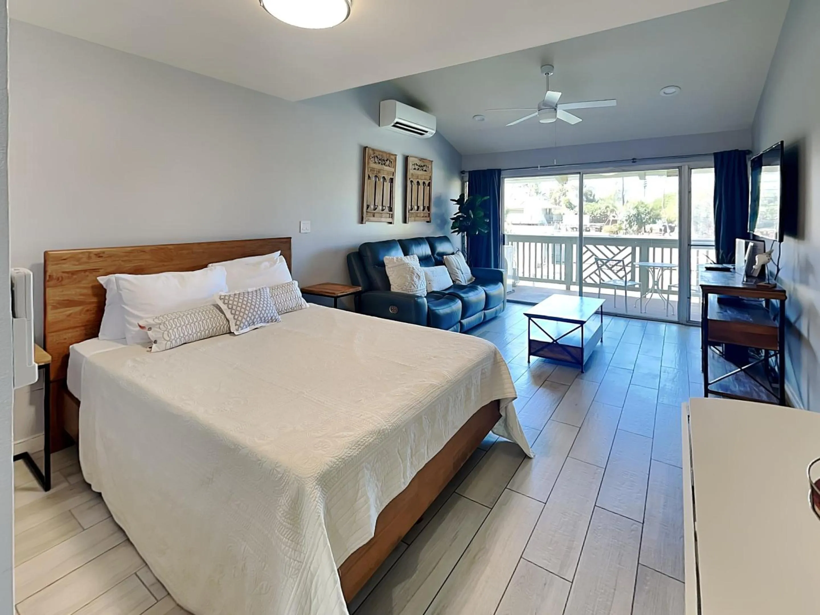 Bed in Kihei Bay Surf 227