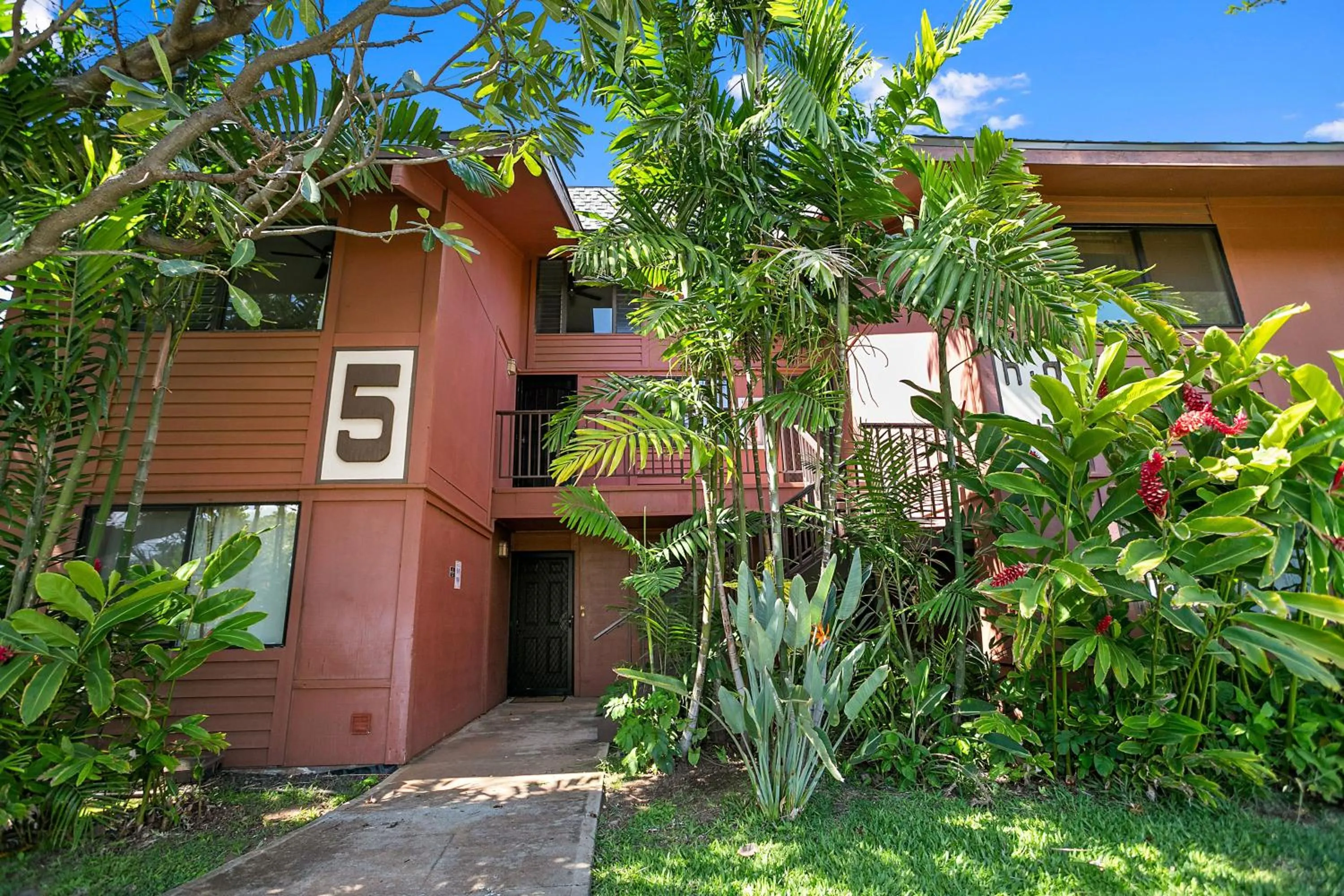 Property building in Koa Resort 5H