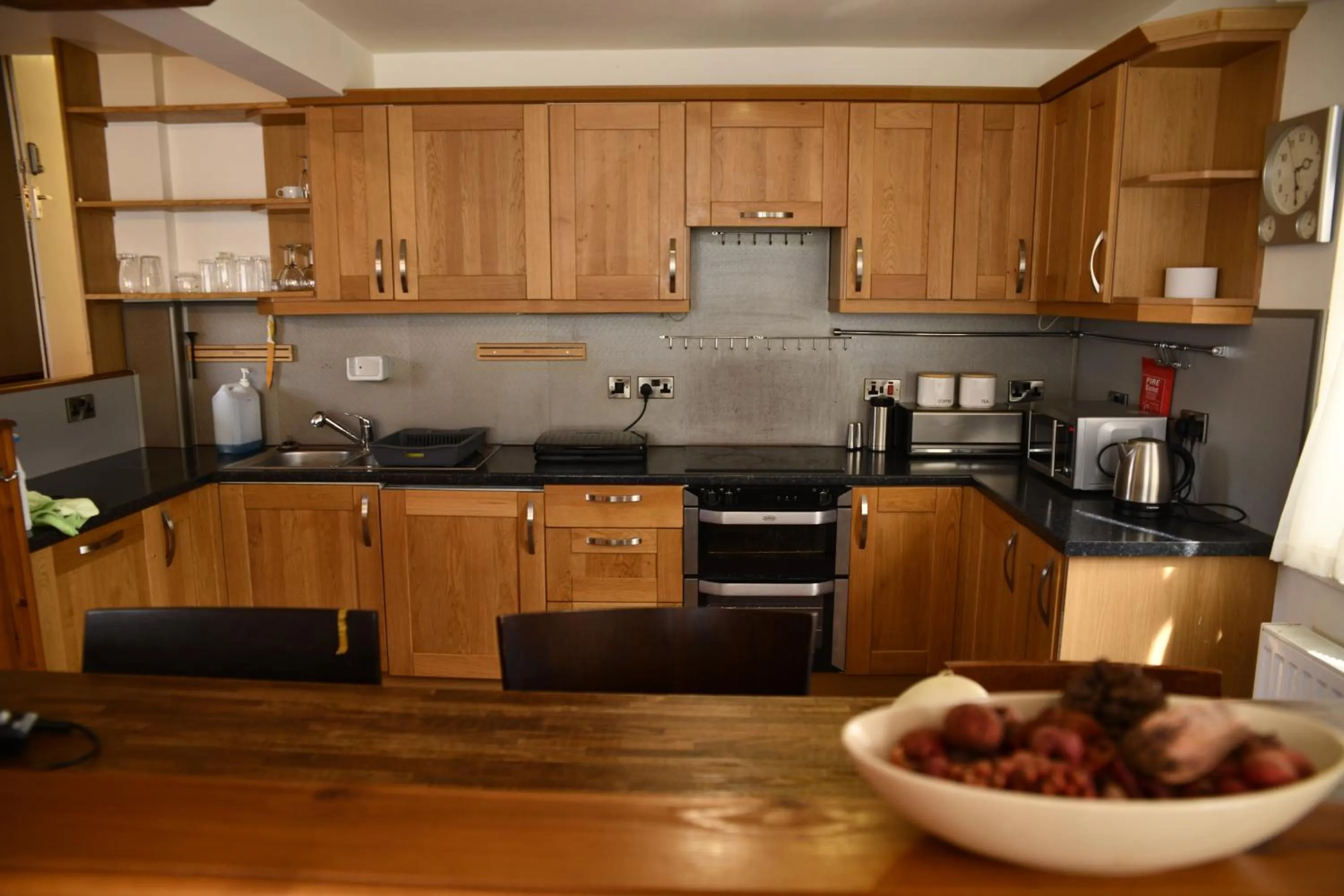 Kitchen or kitchenette in The Knighton Apartment