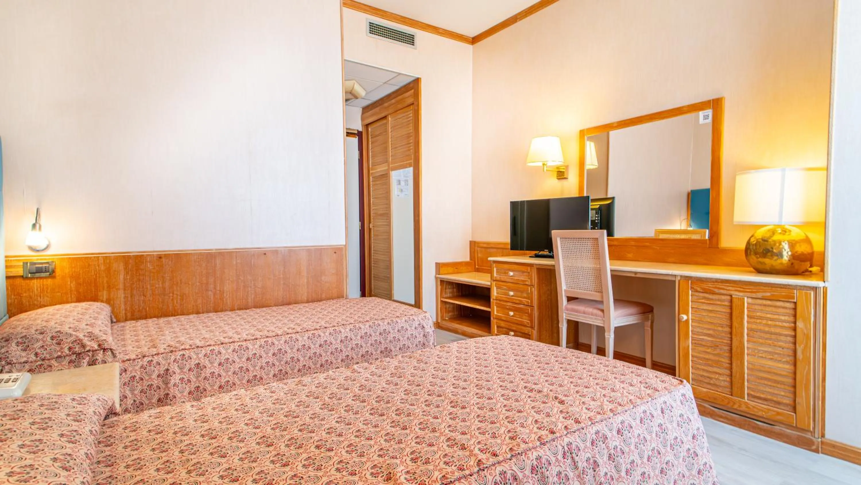 Bed in Bobby Executive